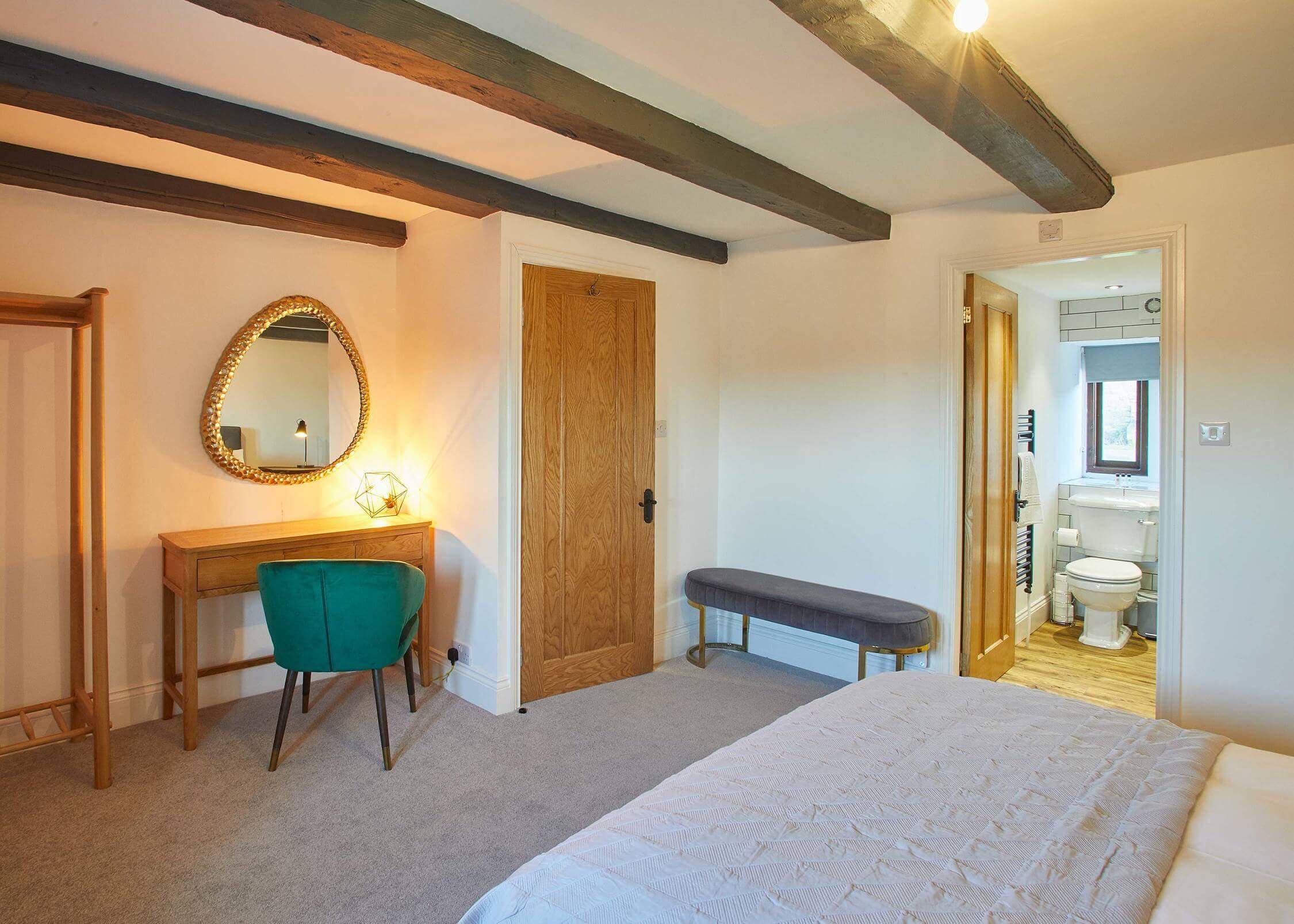 House Caedmon Whitby Whitby: Charming 5-Bedroom Holiday Cottage with Seaviews in Whitby, North Yorkshire