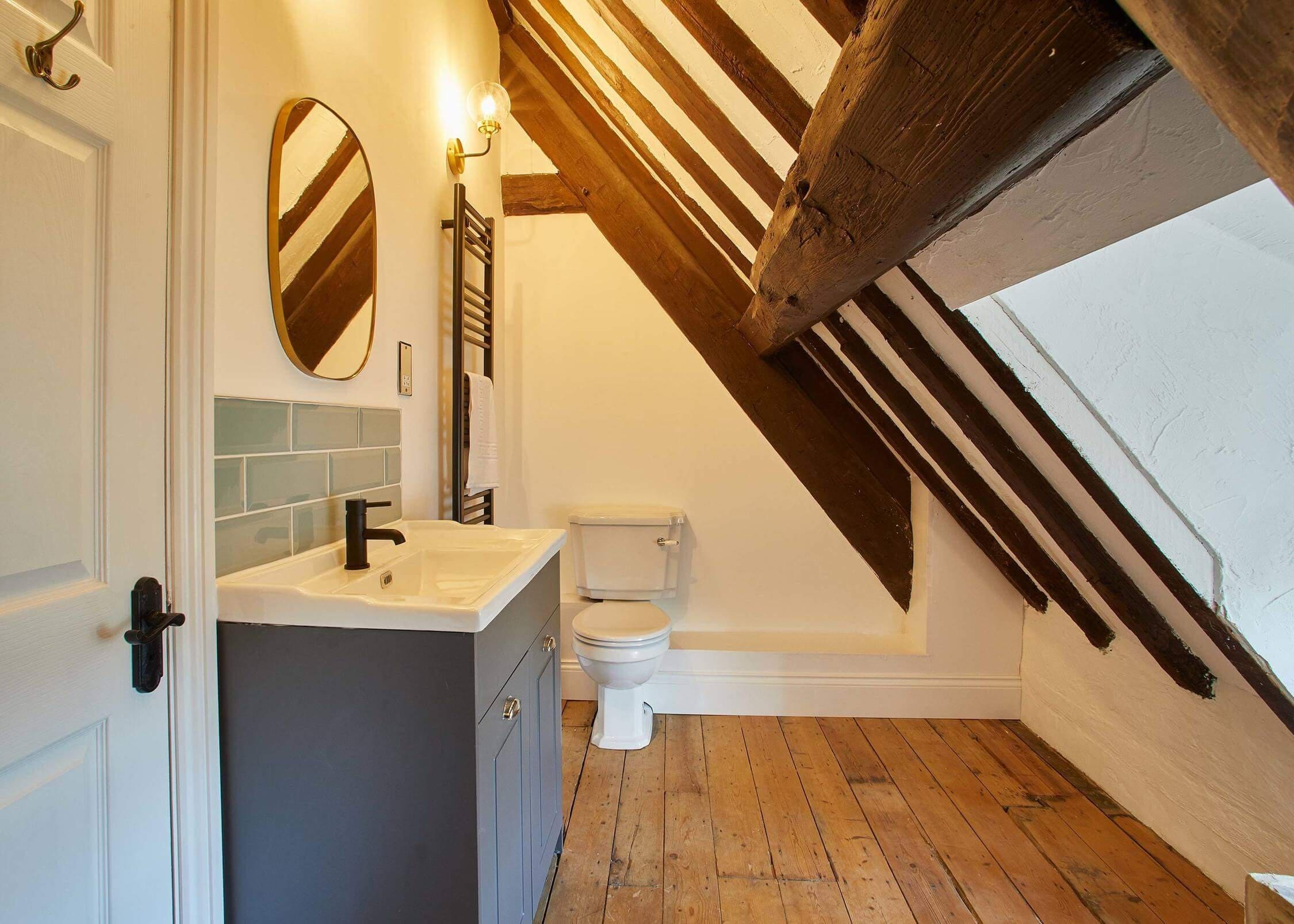 House Caedmon Whitby Whitby: Charming 5-Bedroom Holiday Cottage with Seaviews in Whitby, North Yorkshire