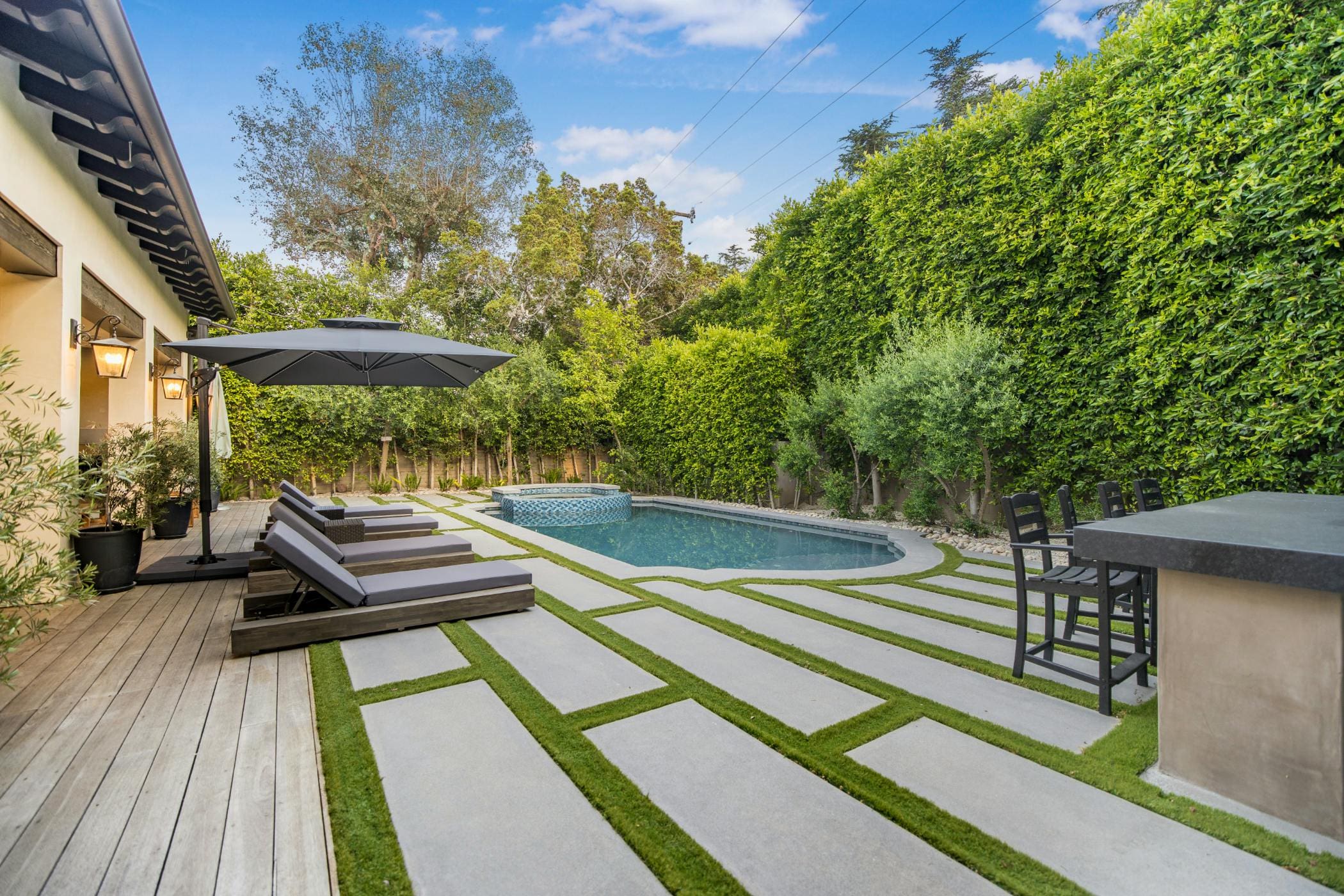 House Cahuenga Beverly: Stunning 6-Bedroom Villa with Hot Tub and BBQ, Beverly Hills