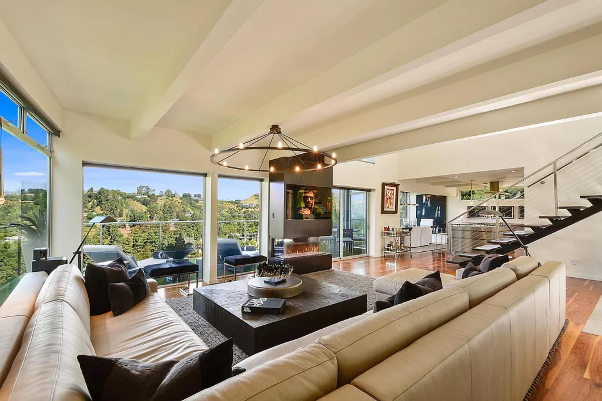 House Cahuenga BeverlyCrest Beverly Crest 2: Spacious 5-Bedroom Luxury Villa with Seaview, Beverly Crest