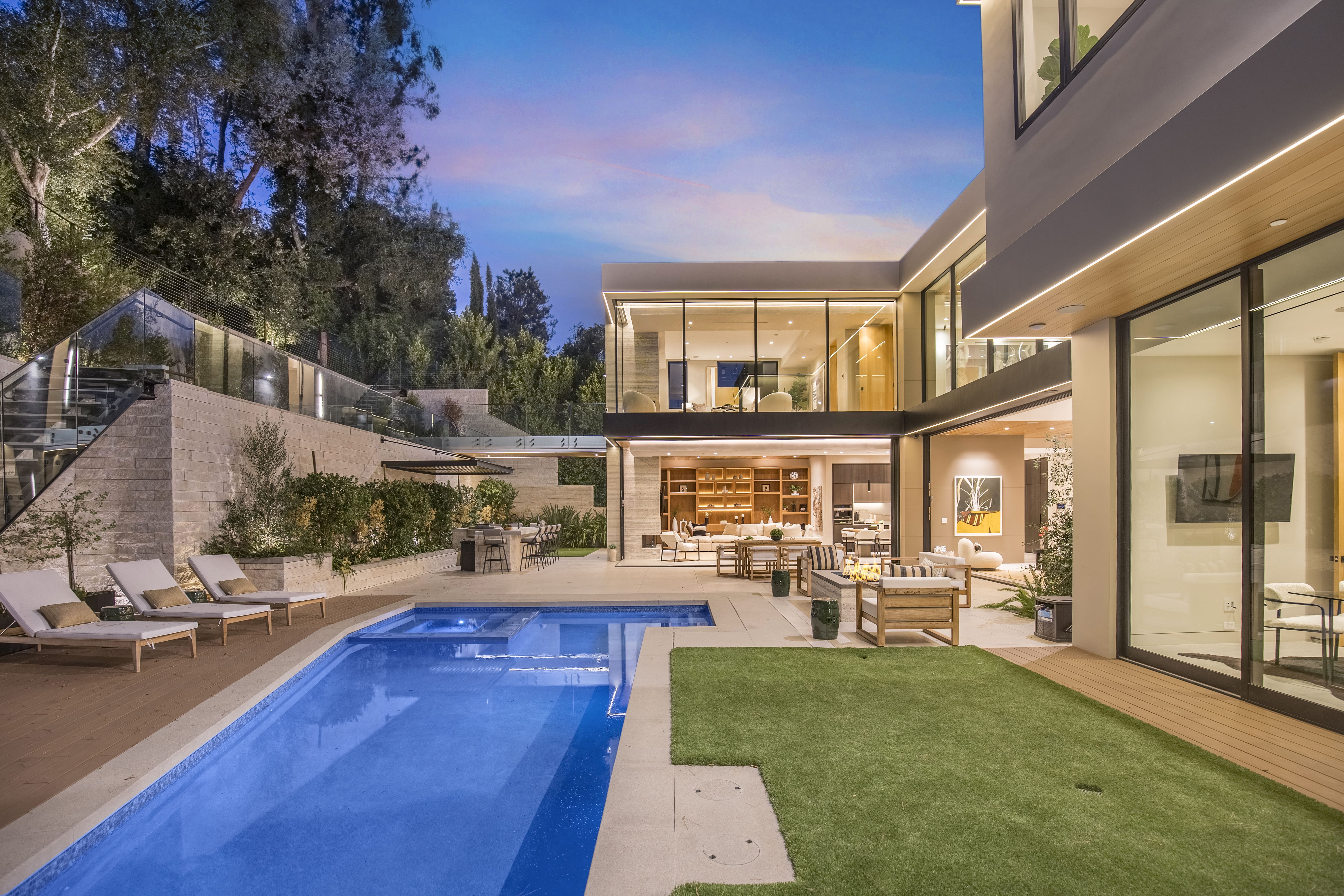 House Cahuenga BeverlyCrest: Luxury 5-Bedroom House with Pool and Outdoor Kitchen, Beverly Crest