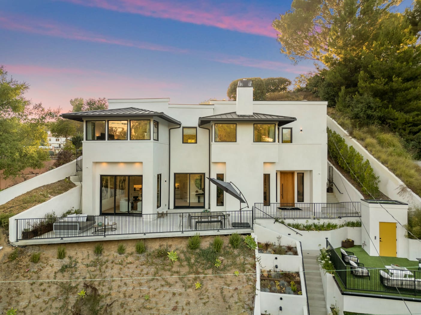 House Cahuenga Franklin: Luxury 3-Bedroom Villa with Plunge Pool, Franklin Village