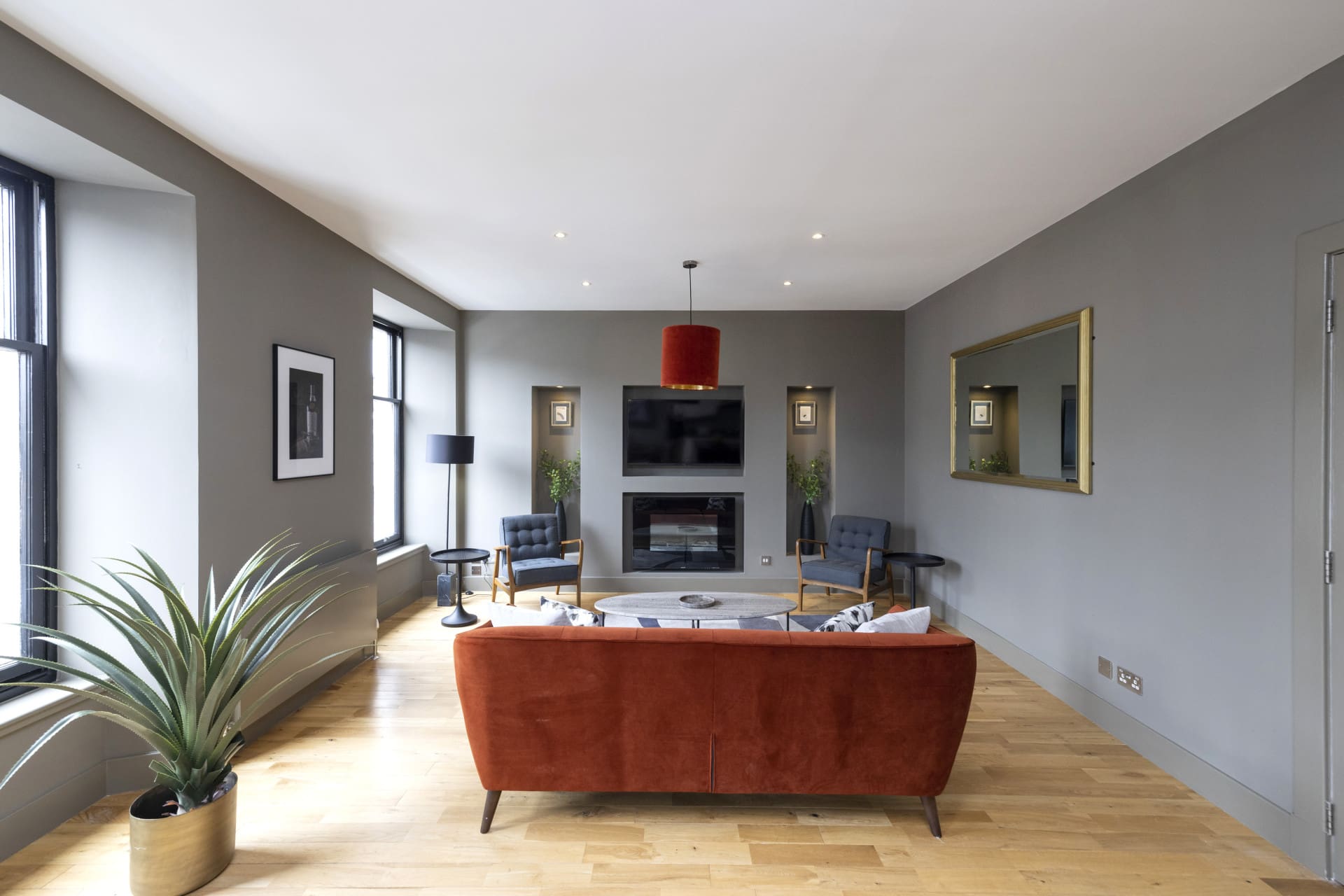 House Calton NewTown New Town: Elegant 2-Bedroom Apartment Ideal for Families, Edinburgh New Town