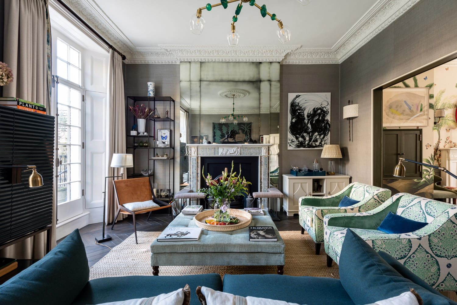 House Campden Kensington: Elegant 6-Bedroom Apartment for Family Stays, Kensington