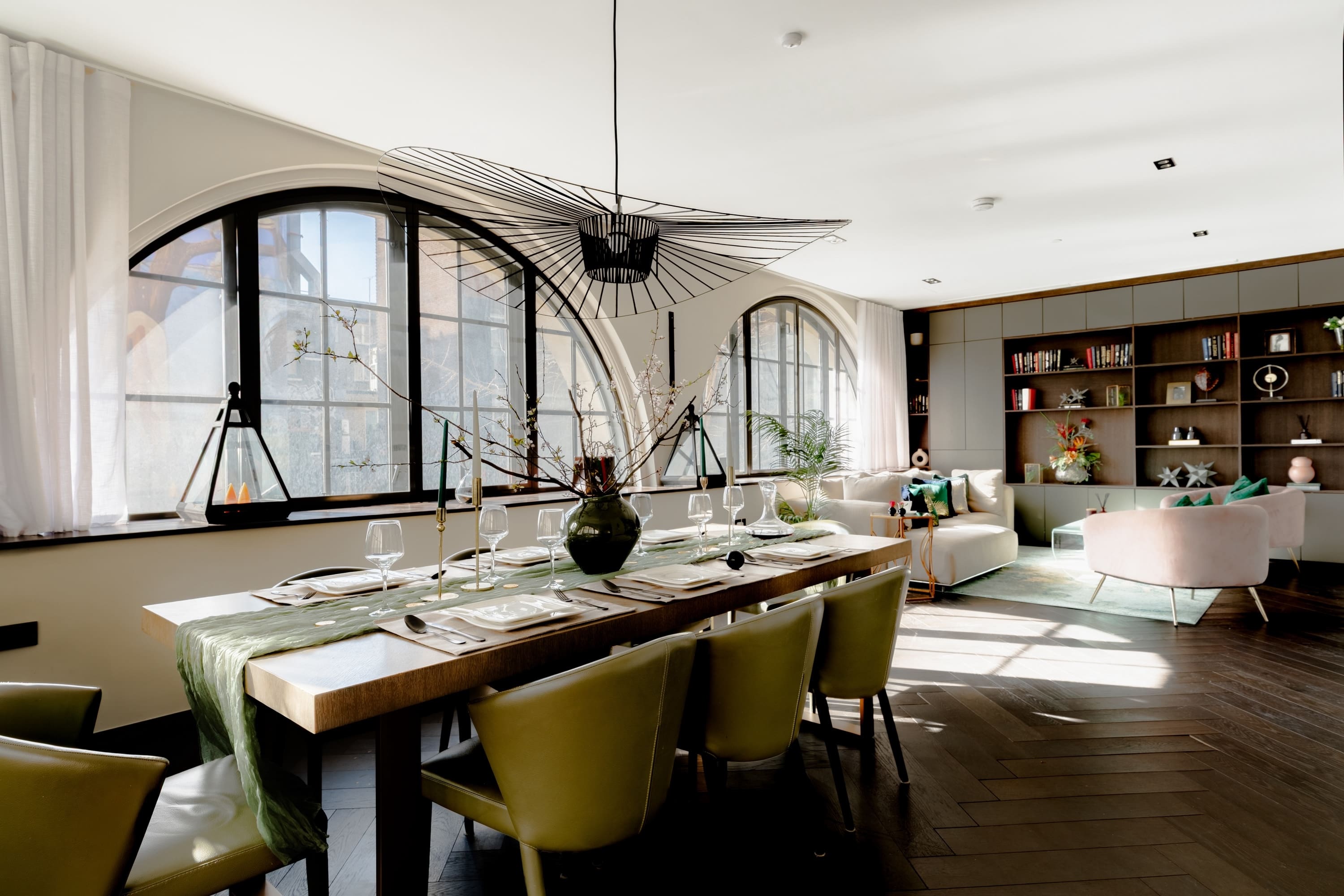 House Carnaby Soho Soho 13: Luxury 3-Bedroom Apartment with Air-Con, Soho London