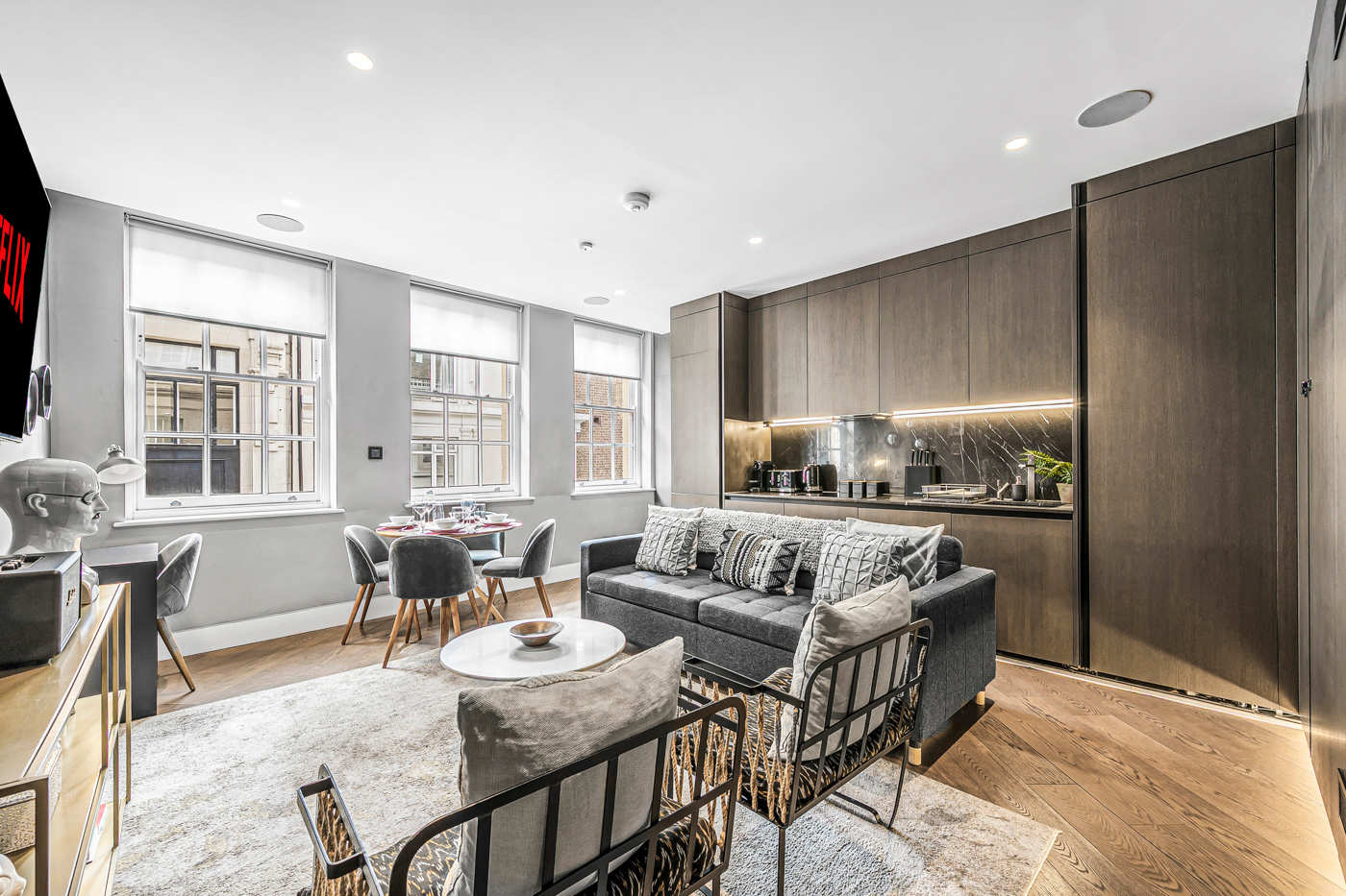 House Carnaby Soho Soho 2: Elegant 2-Bedroom Apartment Perfect for Families and Groups, Soho