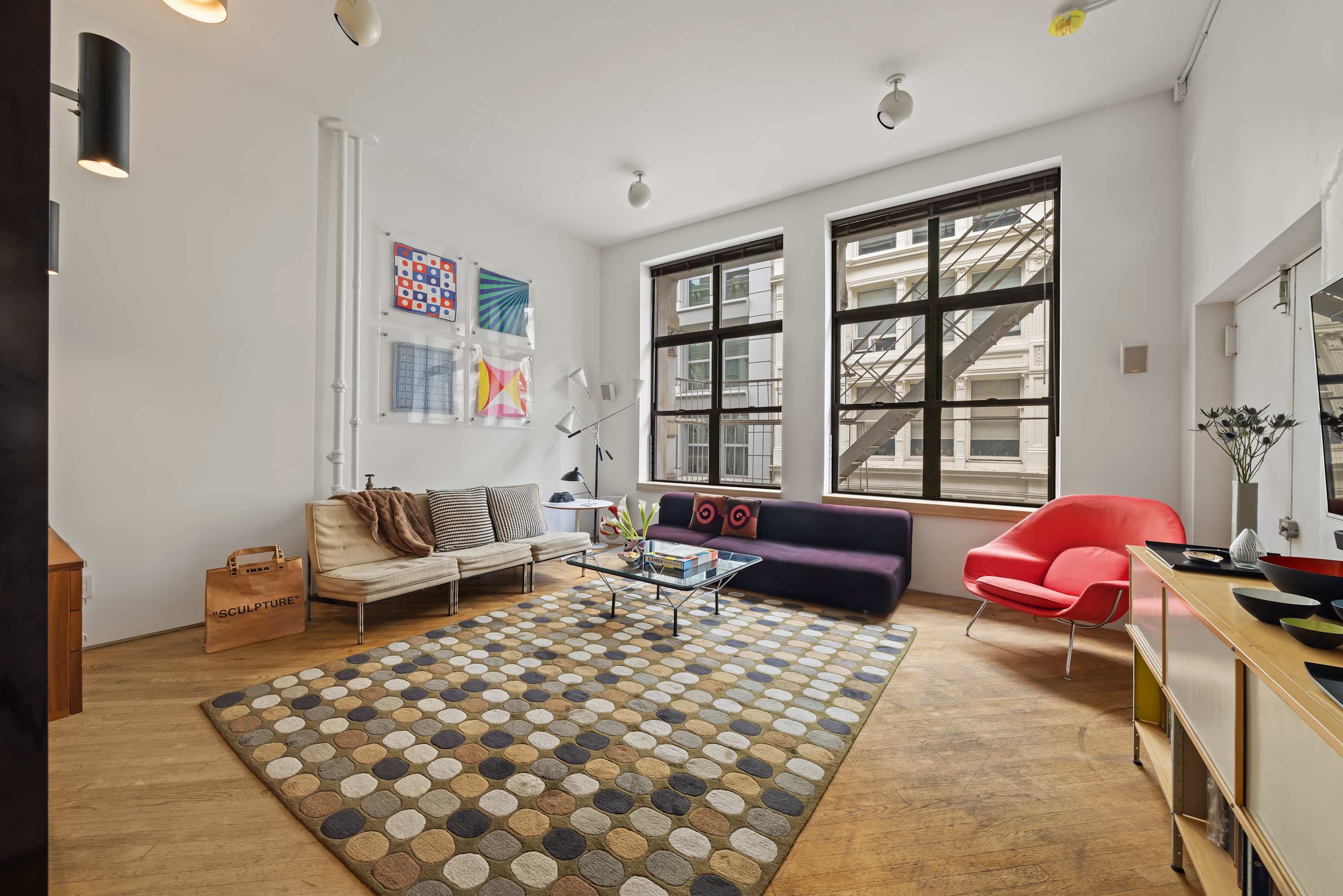 House Cast-Iron SoHo: Sophisticated 2-Bedroom Apartment with Artistic Flair, SoHo