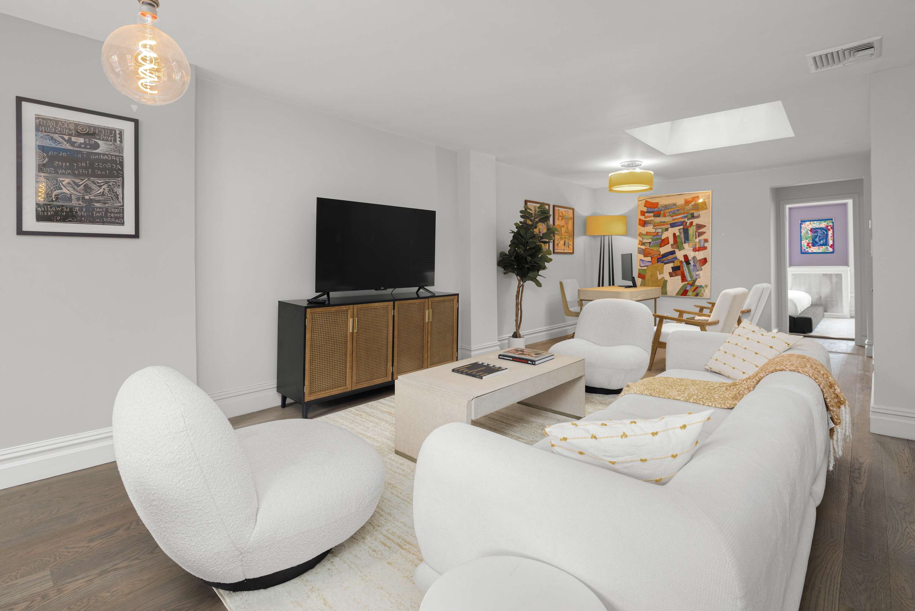 House Castagna SoHo: Chic 2-Bedroom Apartment with Open-Plan Living Space, SoHo