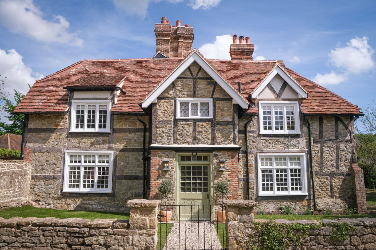 House Chanctonbury WestSussex: 4-Bedroom Luxury House with Golf Course Access, West Sussex