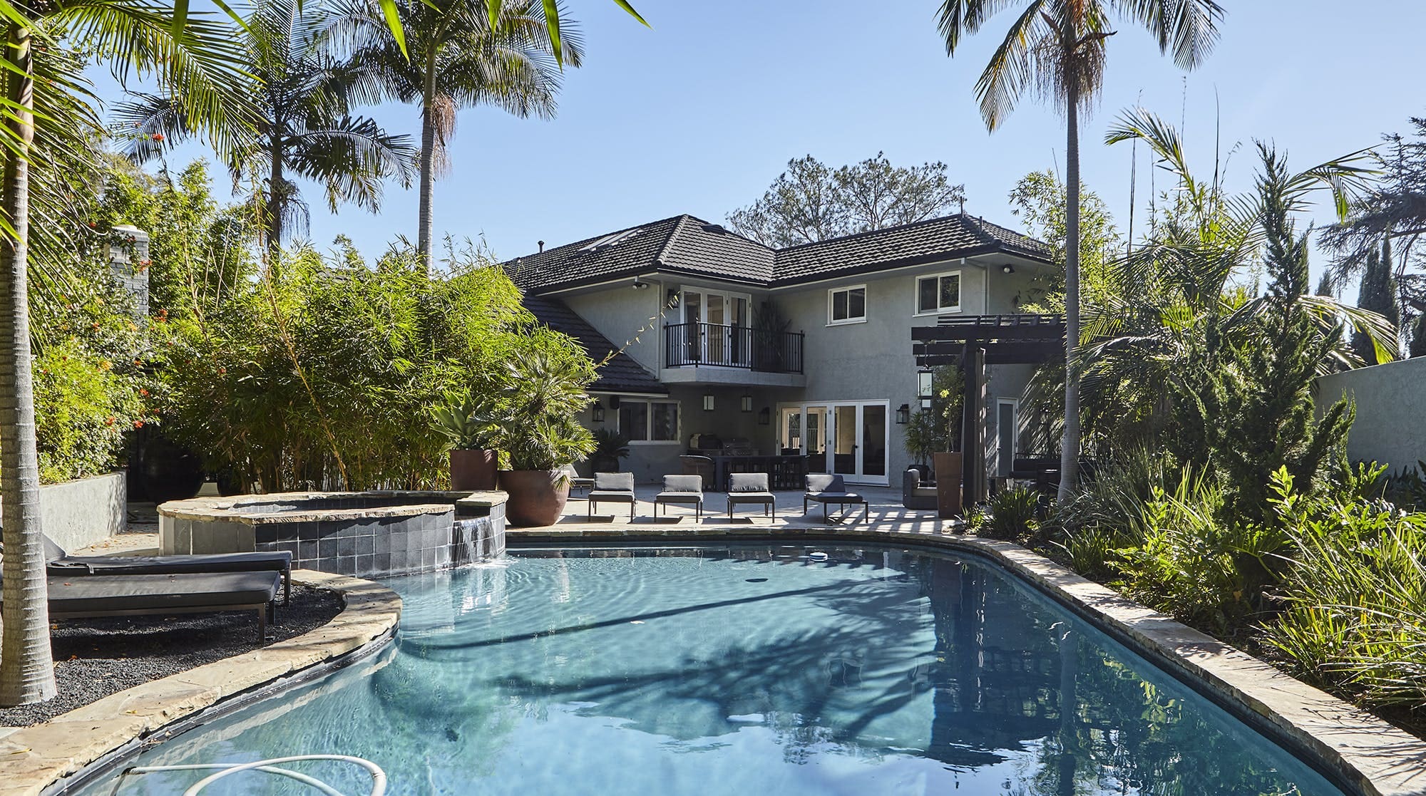House Chaparral Franklin Franklin Village: Spacious 5-Bedroom Luxury House with Pool, Los Angeles