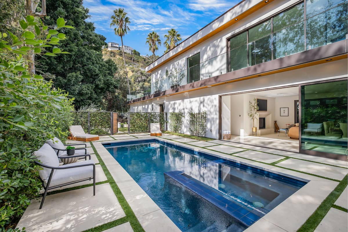 House Chaparral Laurel Canyon Laurel Canyon: Luxury 5-Bedroom Villa with Pool and Hot Tub, Los Angeles