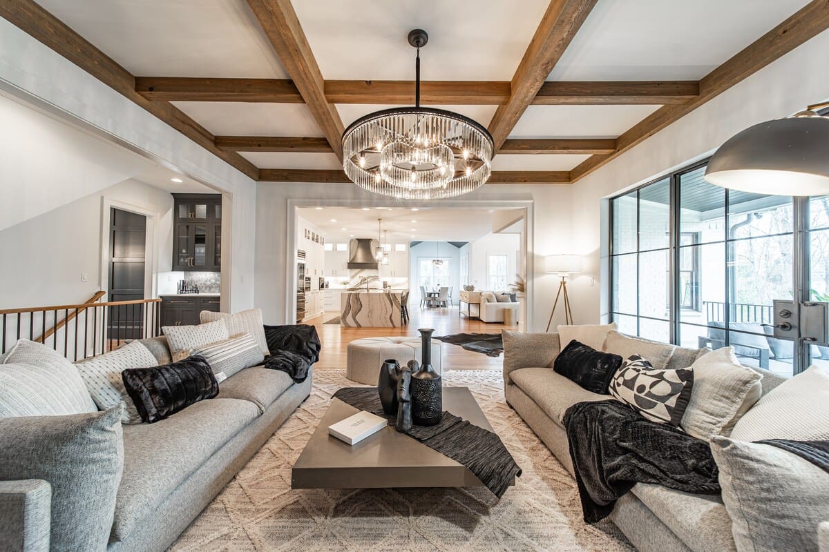 House Chattahoochee Atlanta: Spacious 5-Bedroom Luxury Apartment with Terrace and BBQ, Atlanta