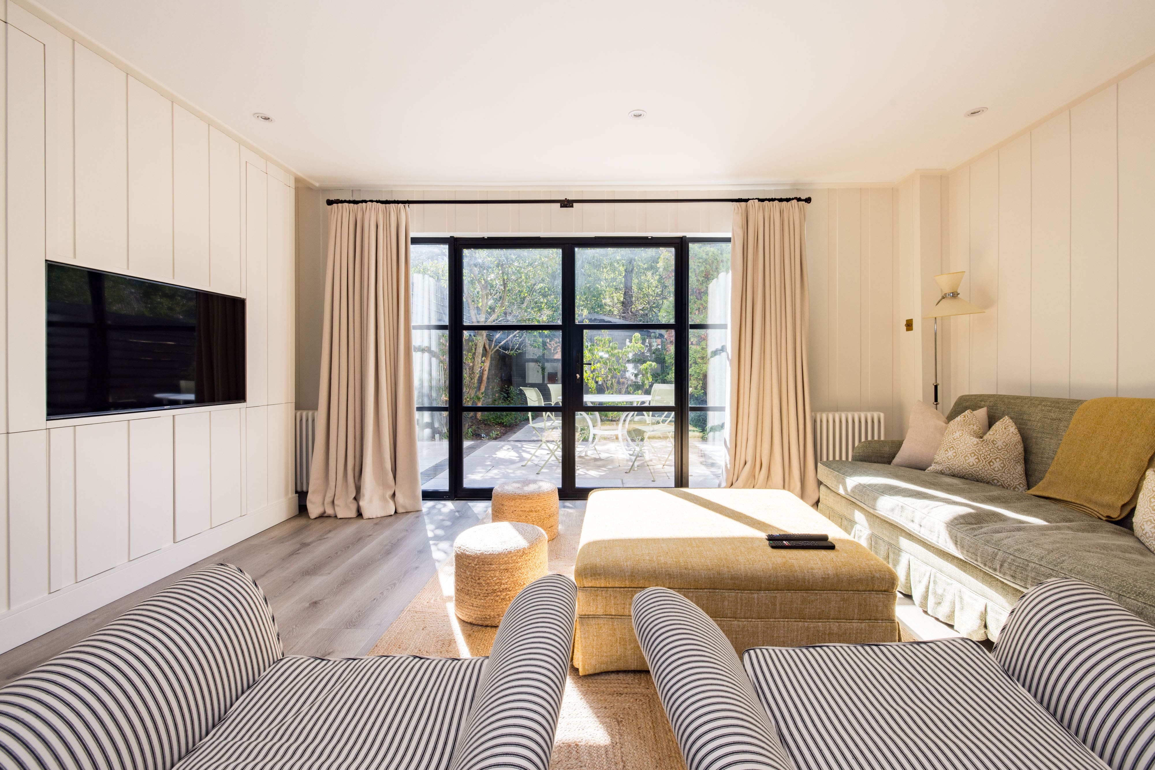 House Chelsea Parterre: Elegant 3-Bedroom Luxury Apartment in Chelsea, London