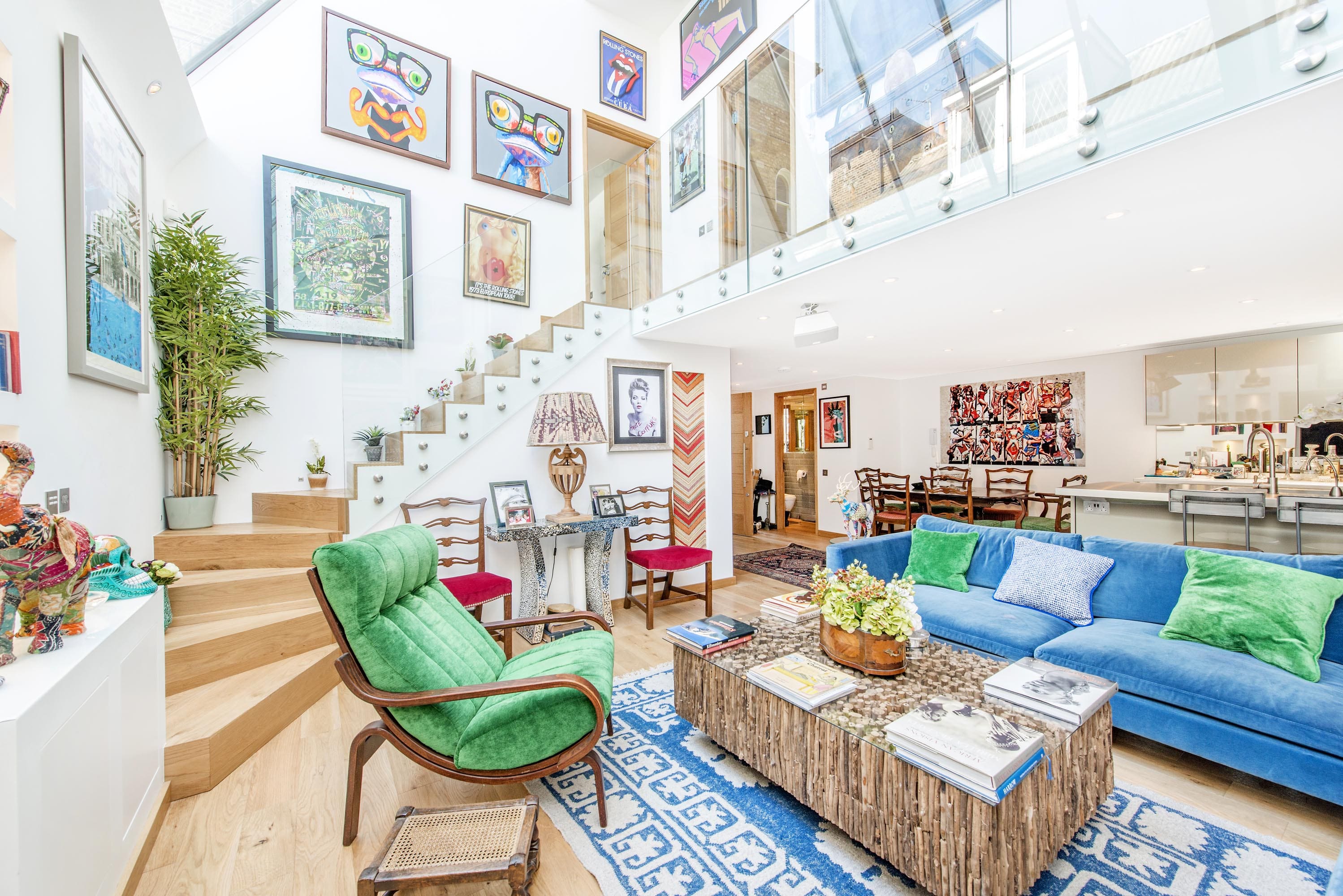 House Chelsea Studio: Elegant 3-Bedroom Luxury Apartment with Artful Interiors, Chelsea