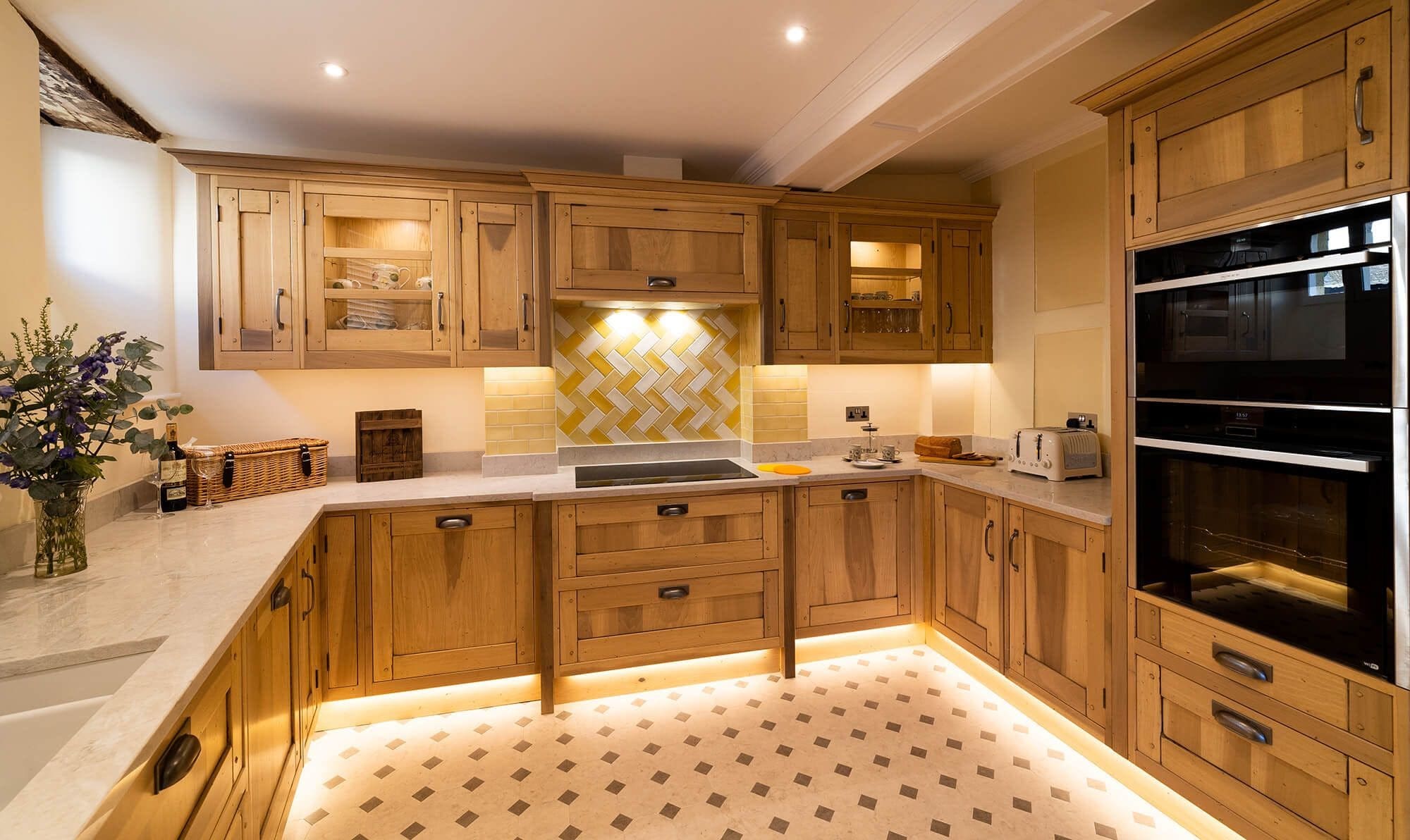 House Cherwell Oxford: Luxury 2-Bedroom Apartment with Designer Interiors, Oxford City Centre