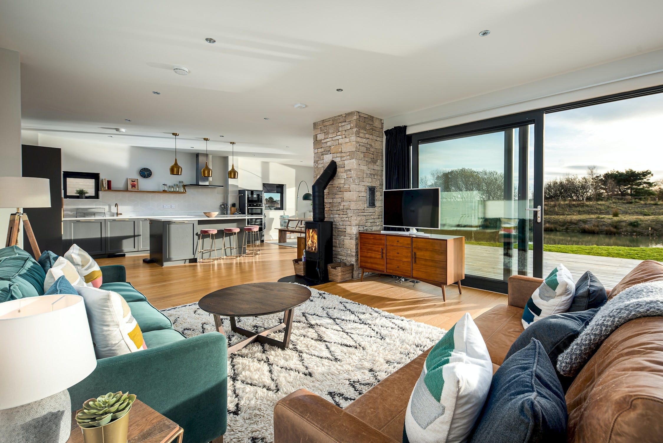 House Chesil Weymouth: Spacious 5-Bedroom Apartment with Beach Access, Weymouth