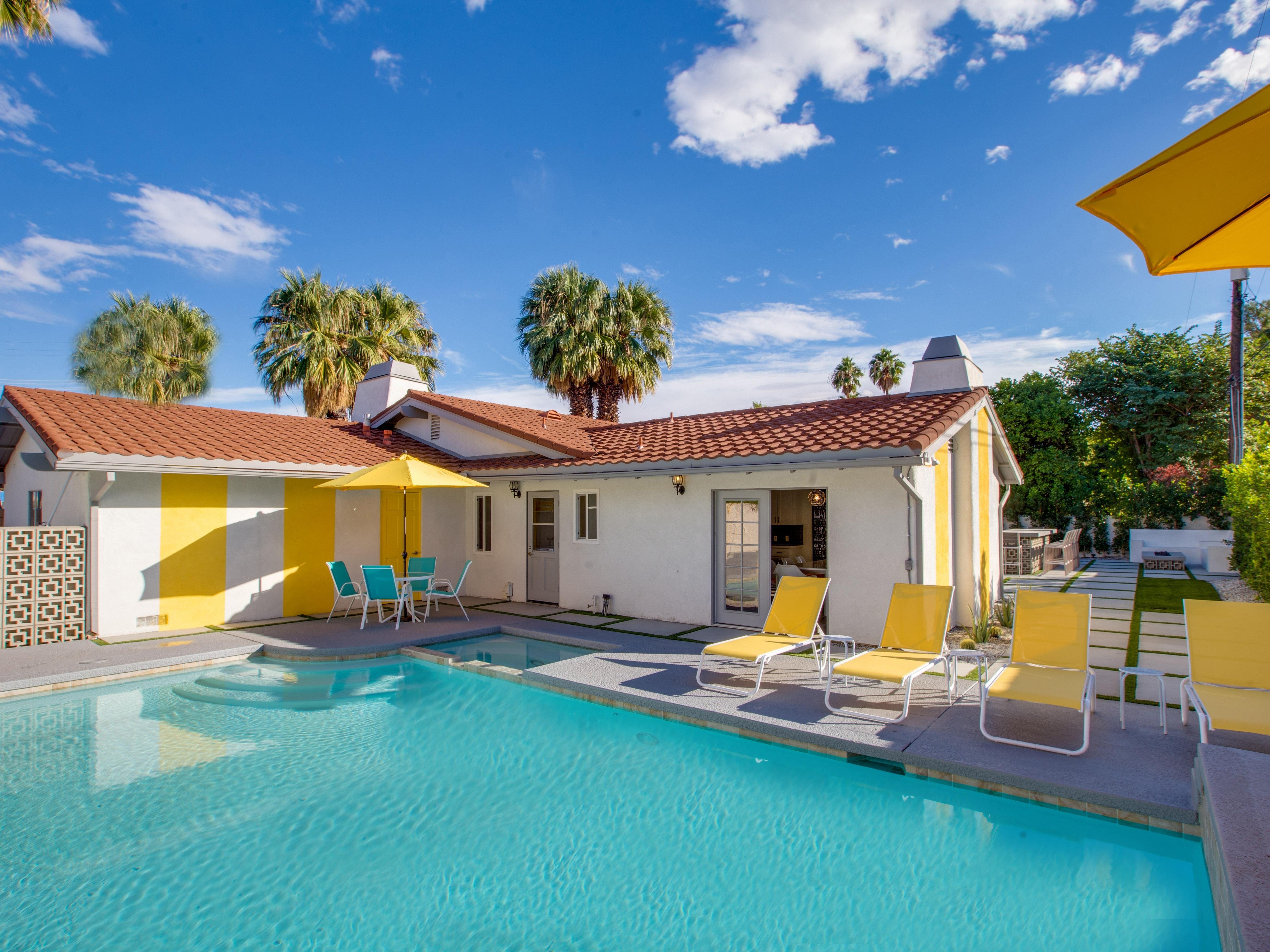 House Chino Cathedral City: Luxury 4-Bedroom Villa with Swimming Pool, Cathedral City