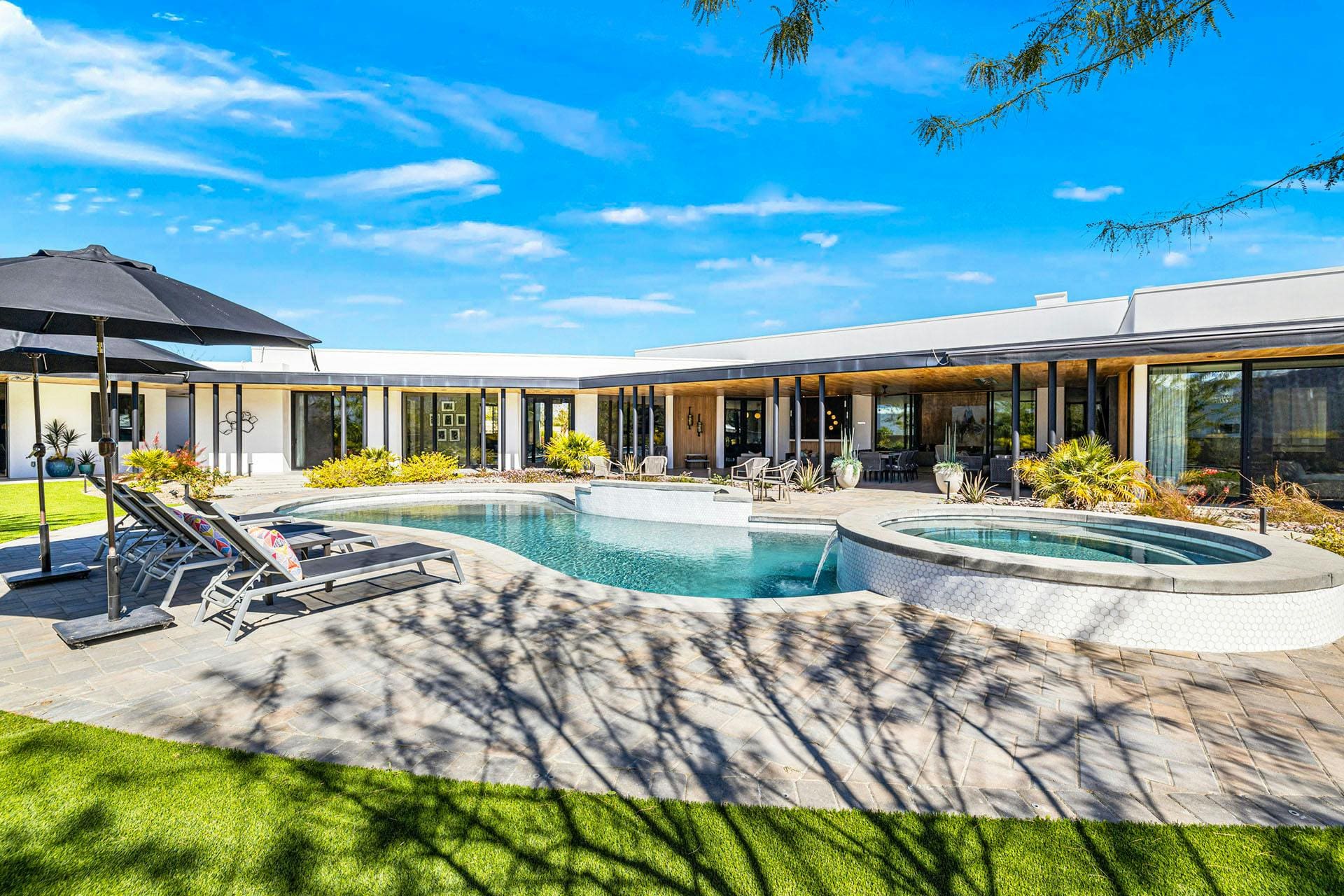 House Cholla Mirage: Luxury 7-Bedroom Villa with Swimming Pool, Rancho Mirage