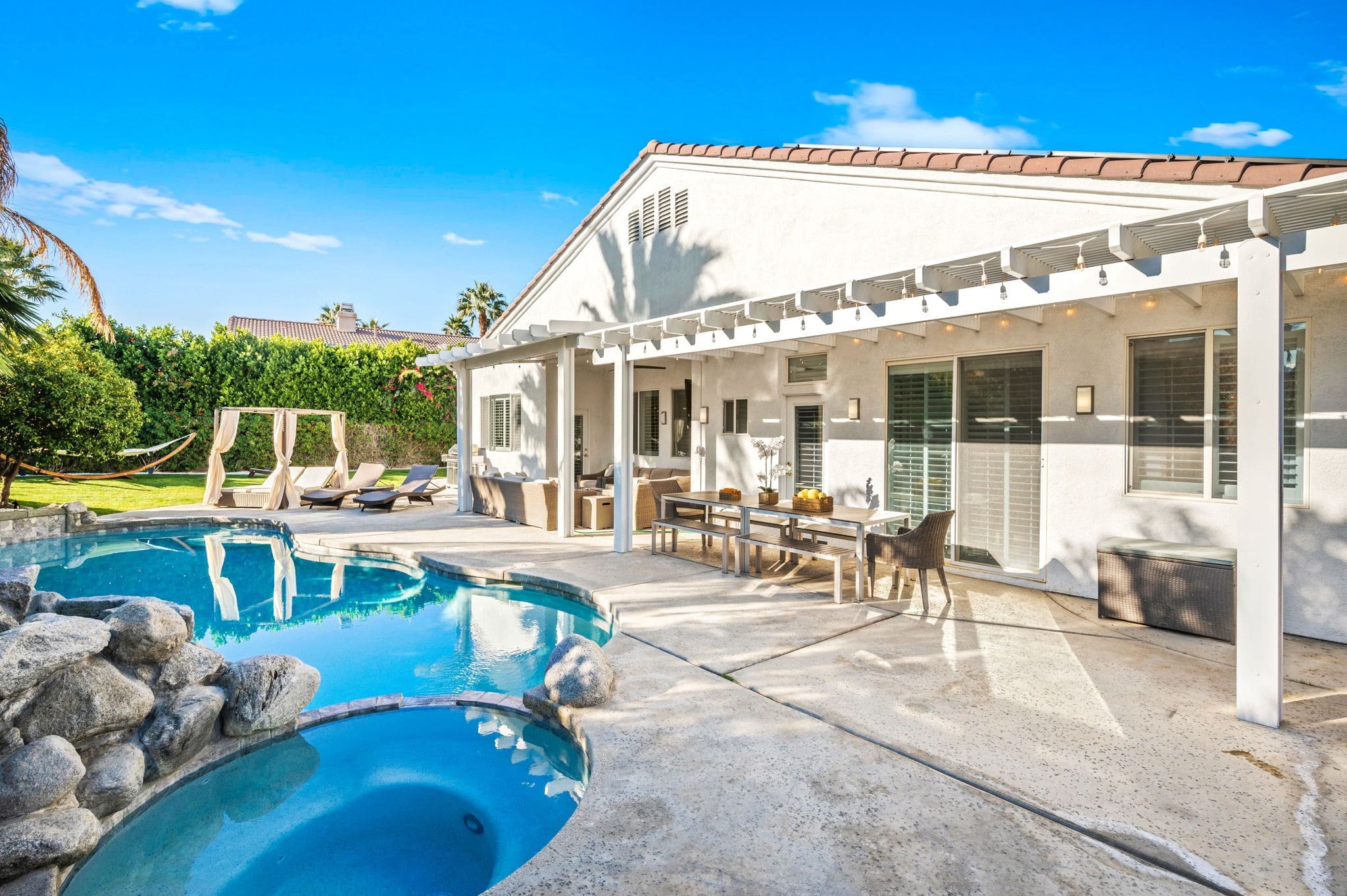 House Cholla Springs: Elegant 4-Bedroom House with Pool and Hot Tub, Palm Springs