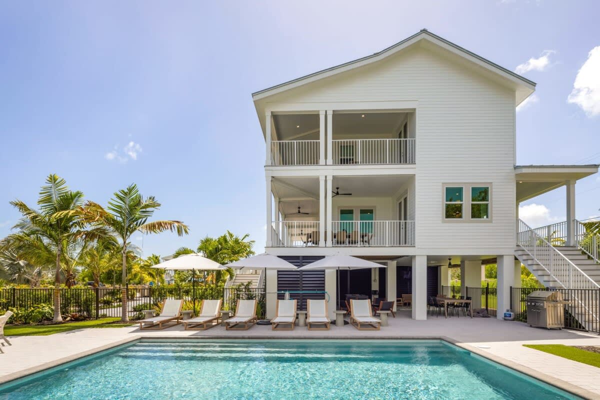 House Conch Key: Spacious 6-Bedroom Villa with Seaview and Private Pool, Florida Keys