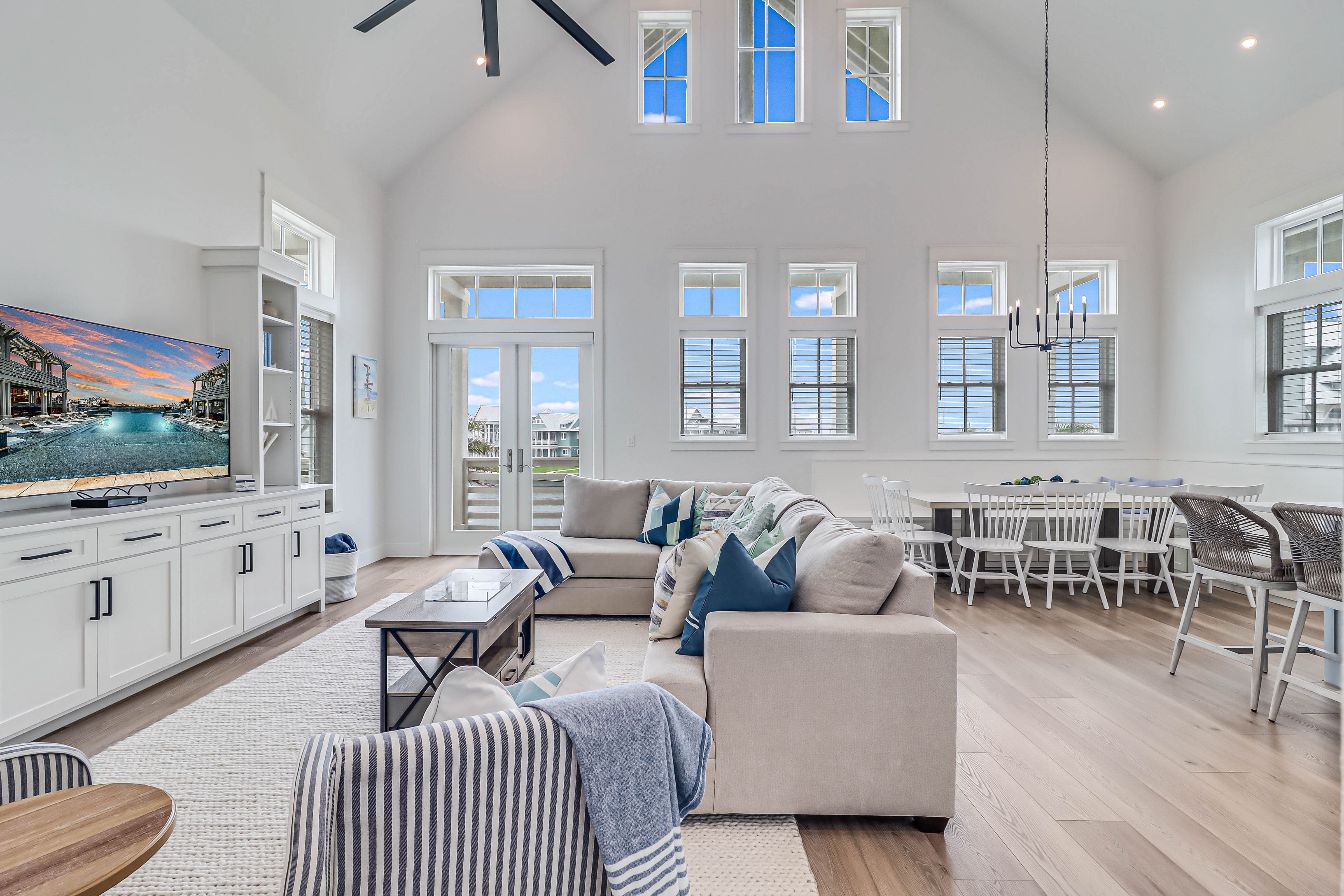 House Copano Mustang: Luxury 4-Bedroom Villa with Seaview and Beach Access, Nueces County