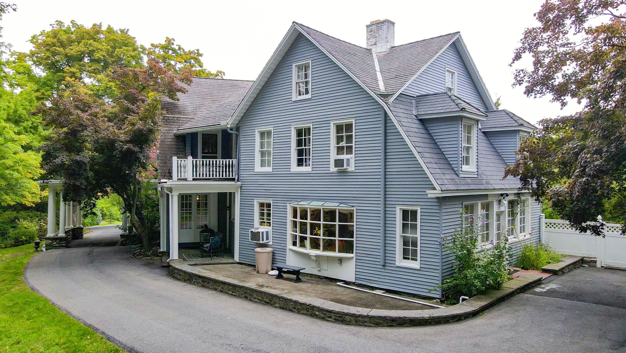 House Cornwall Hudson: Luxury 8-Bedroom House with Pool and Hot Tub, Hudson Valley