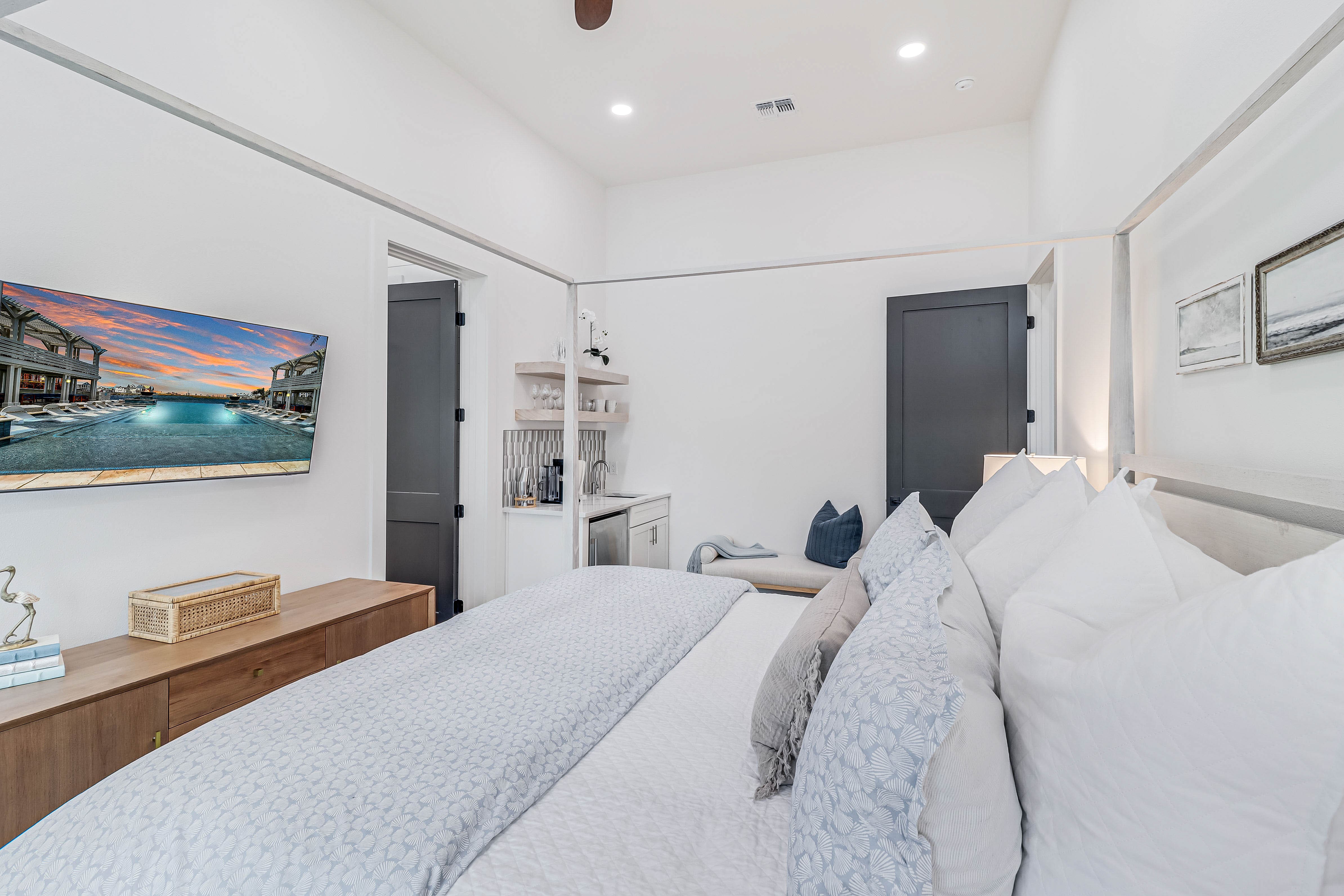 House Corpus Christi Texas: Spacious 5-Bedroom Villa with Pool and Seaview, Nueces County