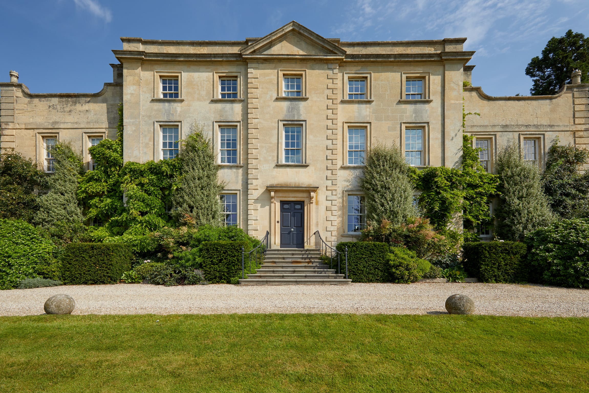 House Cotswold Cheltenham: Luxury 6-Bedroom House with Expansive Grounds, Cheltenham