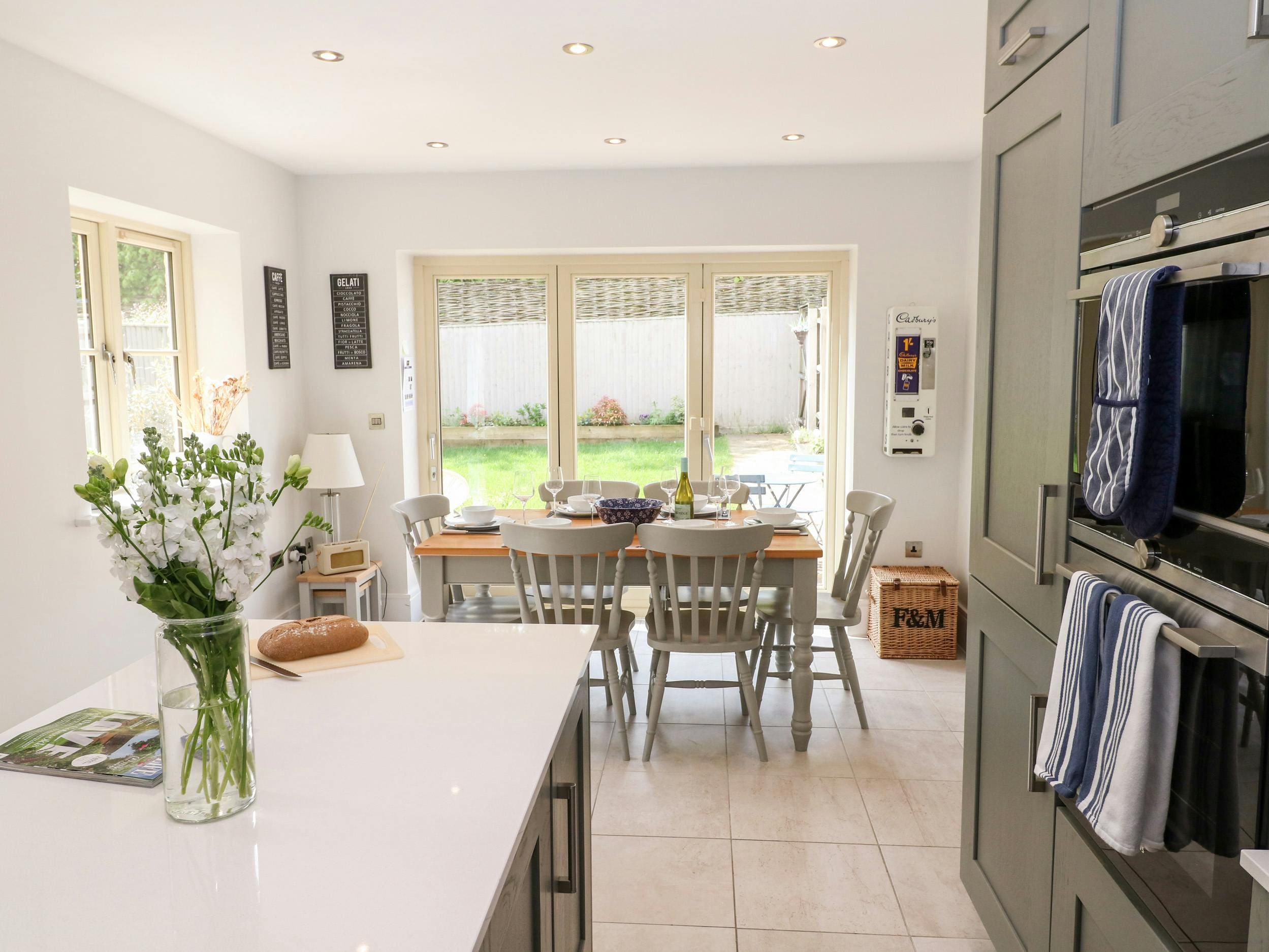 House Cotswold Stow: Luxury 4-Bedroom House with Family-Friendly Features, Stow-on-the-Wold