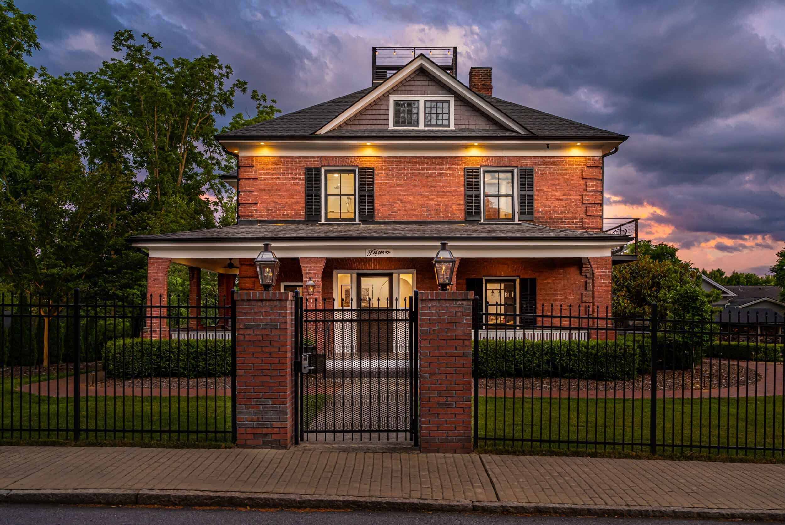 House Craggy Asheville: Luxury 4-Bedroom Apartment with Mountain Views, Buncombe County