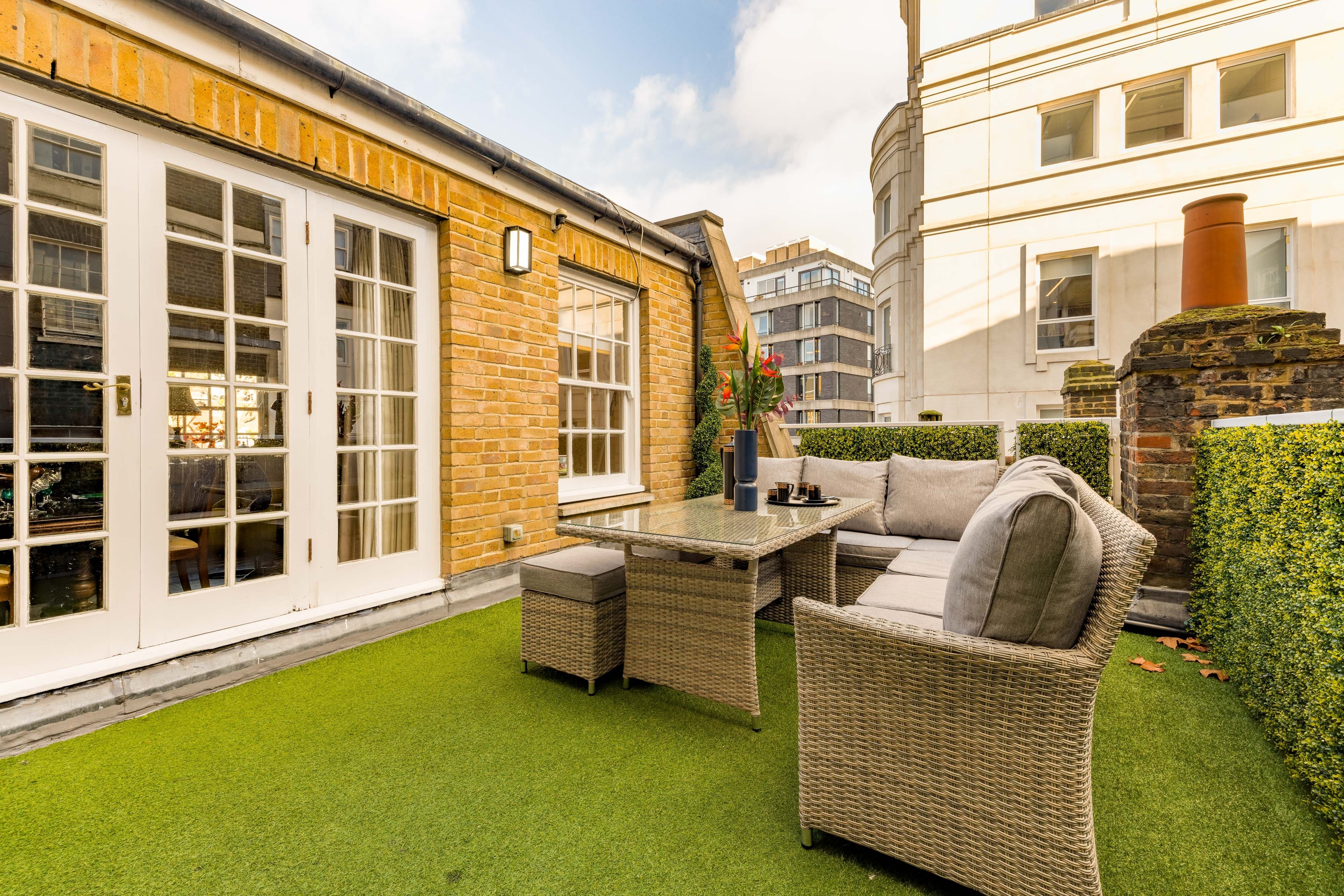 House Cubitt Mayfair: Elegant 3-Bedroom Penthouse for Families, Mayfair
