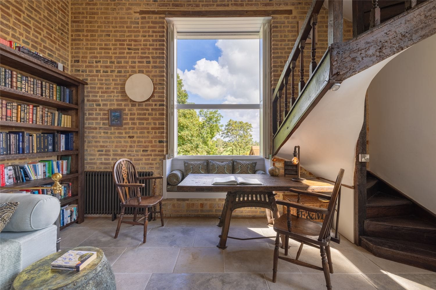 House Cuckmere Eastbourne: Spacious 4-Bedroom Apartment with Hot Tub and Sauna, Eastbourne