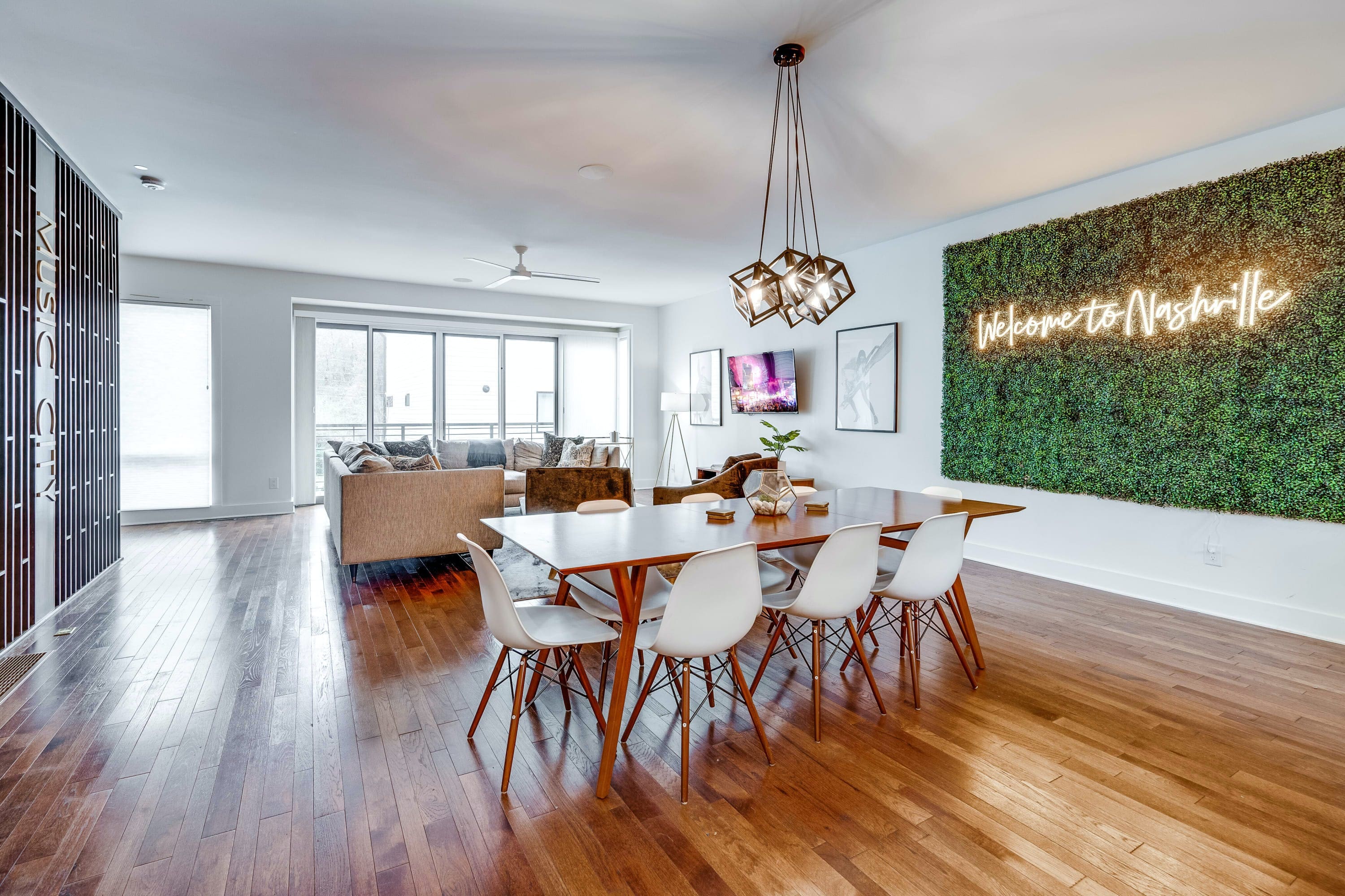 House Cumberland Nashville: Luxury 4-Bedroom House with Games Room, Nashville