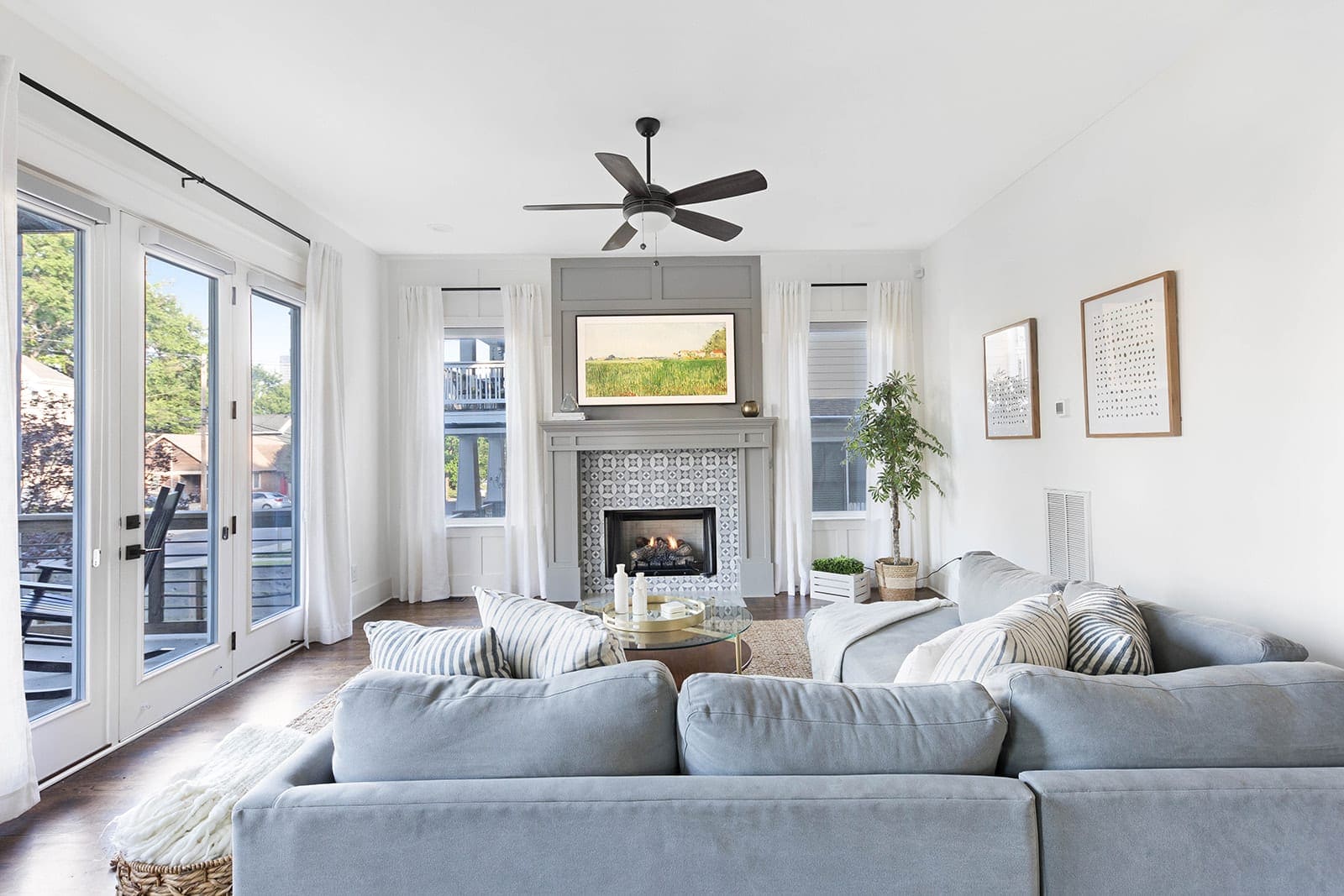 House Cumberland Nashville Nashville: Luxury 4-Bedroom House with Private Yard, Nashville