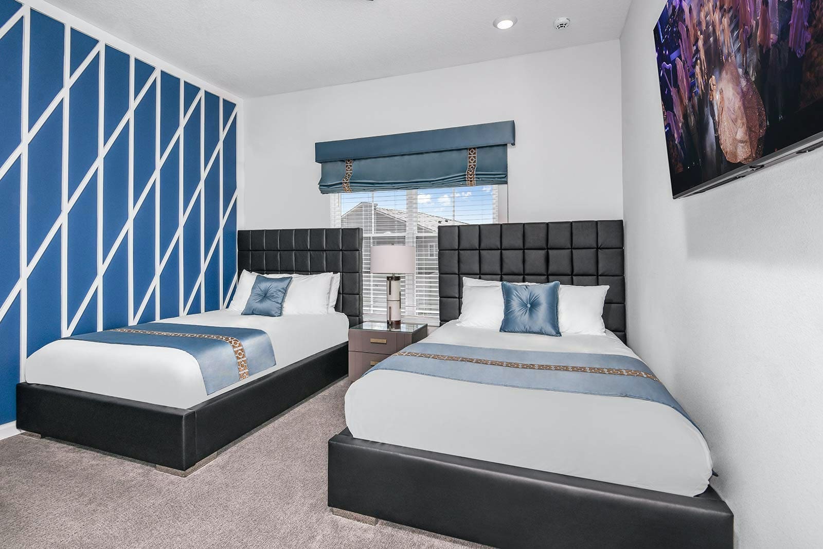 House Cypress Davenport Florida: Spacious 11-Bedroom Villa with Pool and Gym, Polk County