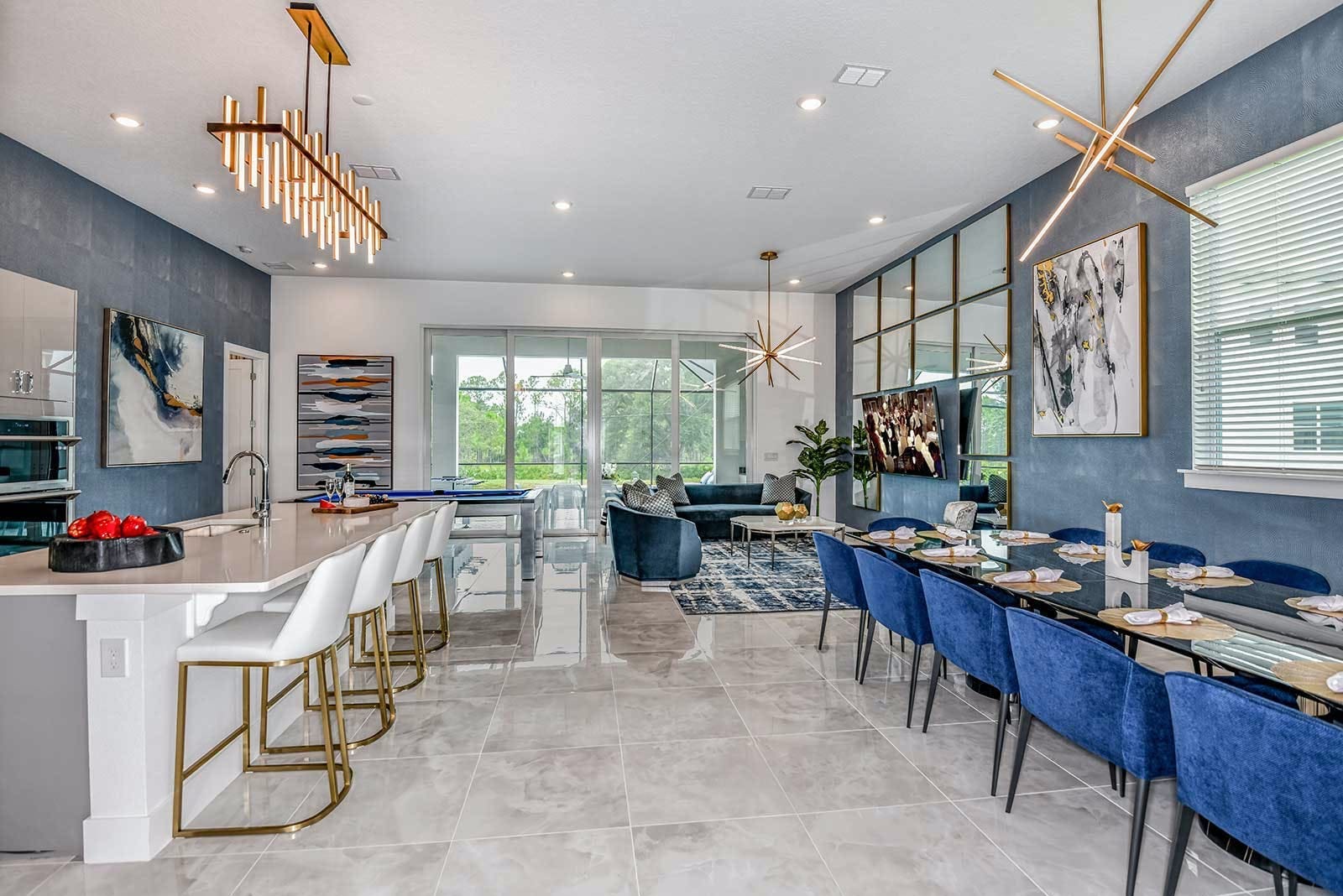 House Cypress Haines City: Spacious 6-Bedroom Apartment with Pool and Gym, Polk County