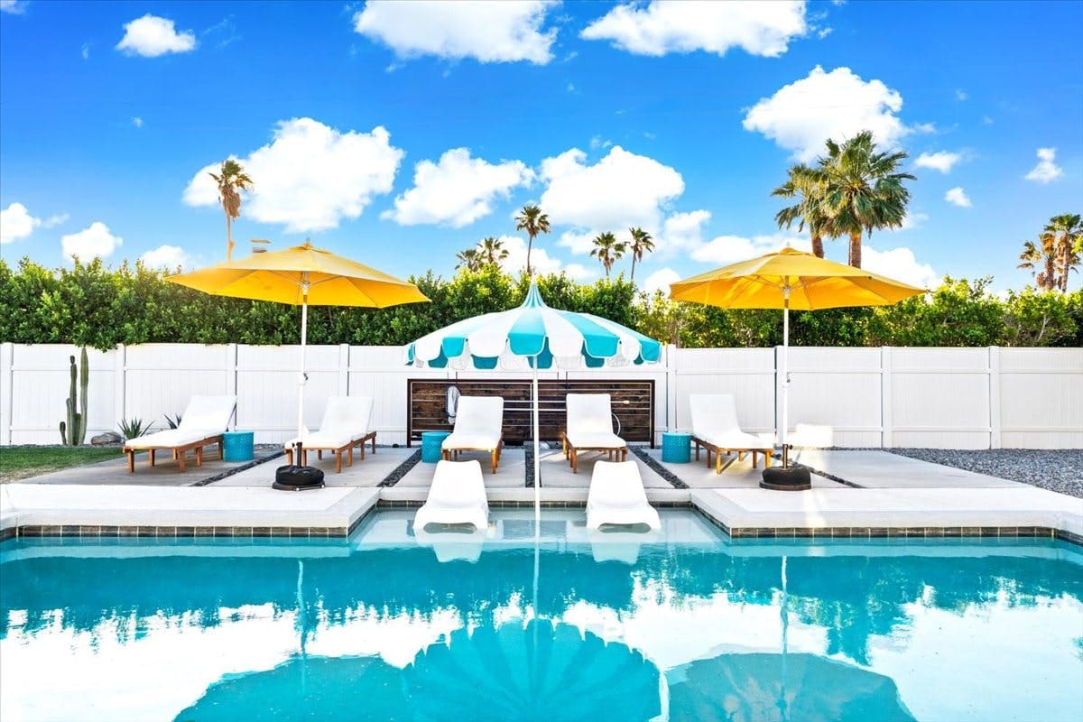 House Desert Cathedral Cathedral City: Luxury 4-Bedroom House with Pool, Palm Springs