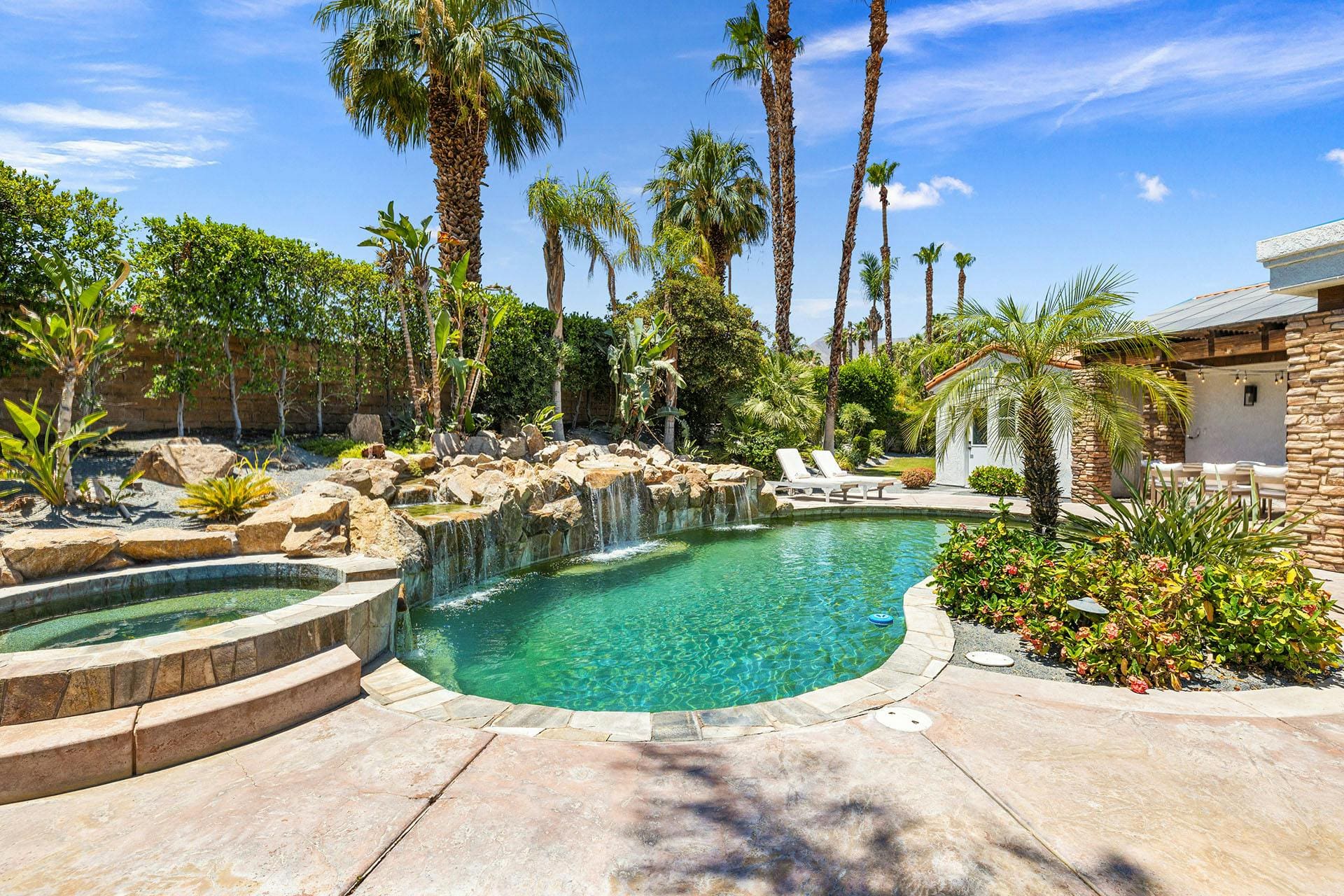 House Desert Flora: Luxury 3-Bedroom House with Resort-Style Pool, Palm Desert