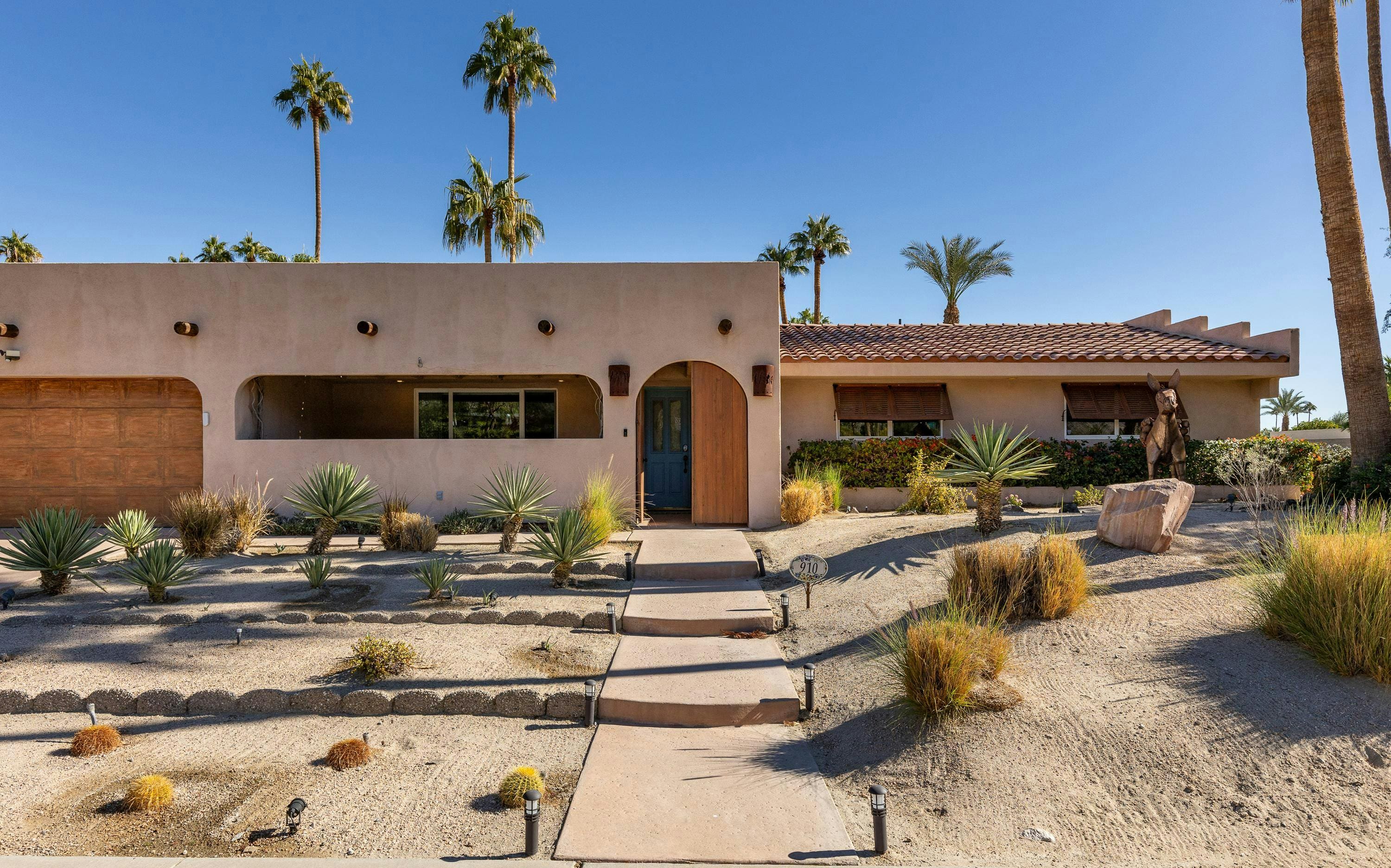 House Desert Palms: Luxurious 5-Bedroom House with Pool and Hot Tub, Palm Springs