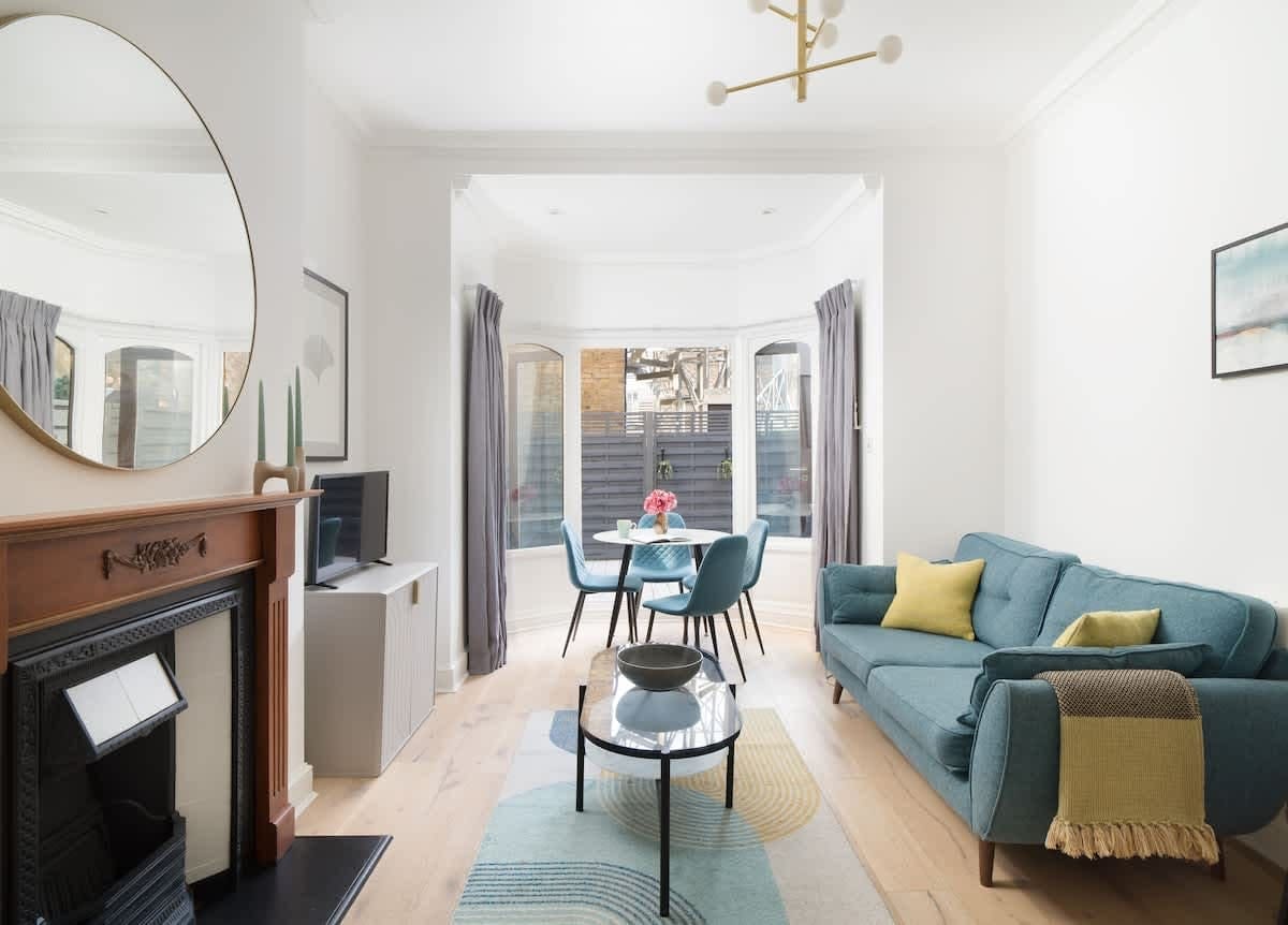 House Drury Holborn: Luxury 3-Bedroom Townhouse with Sundeck, Holborn, London