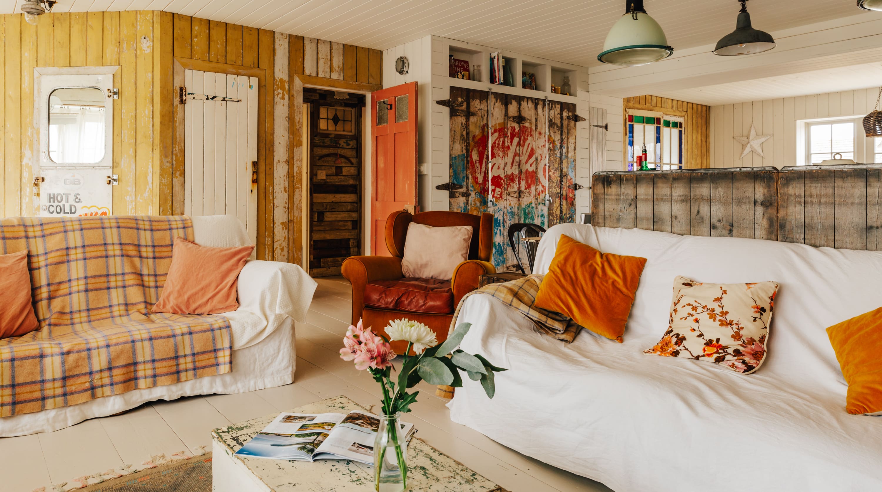 House Dunes Camber: Luxury 5-Bedroom Cottage with Hot Tub and Beach Access, Camber