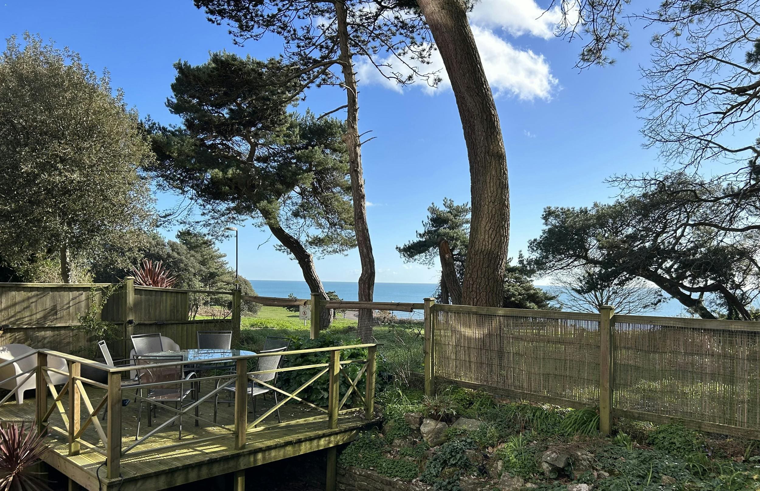 House Durley Bournemouth: Charming 3-Bedroom Apartment with Seaviews, Bournemouth