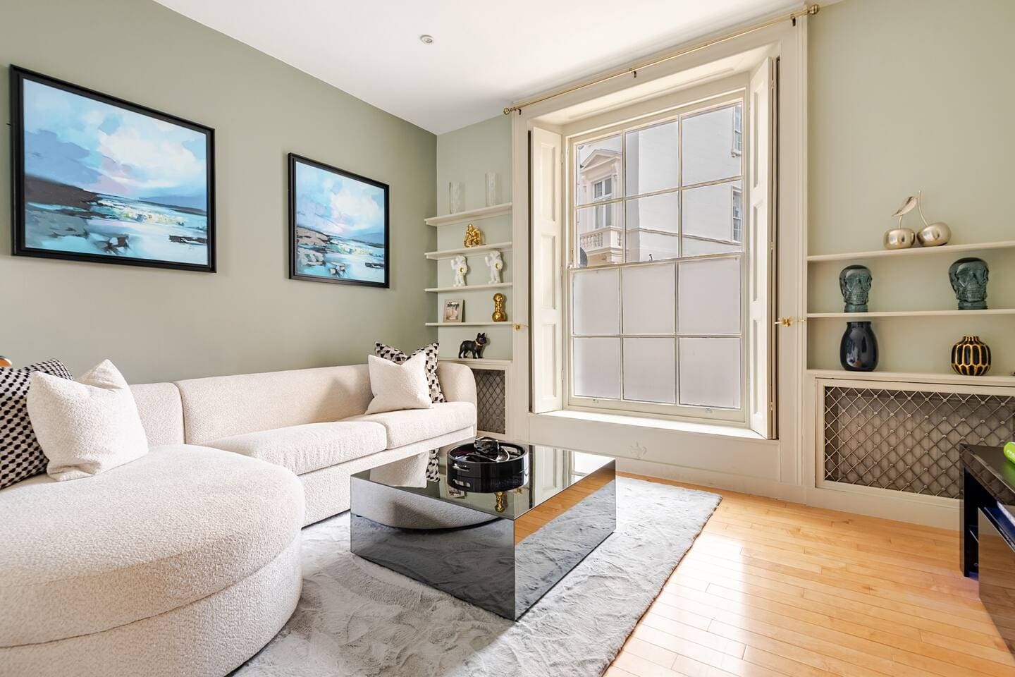 House Eaton Belgravia Belgravia 3: Chic 1-Bedroom Apartment with Air-Con and Work Space, Belgravia London