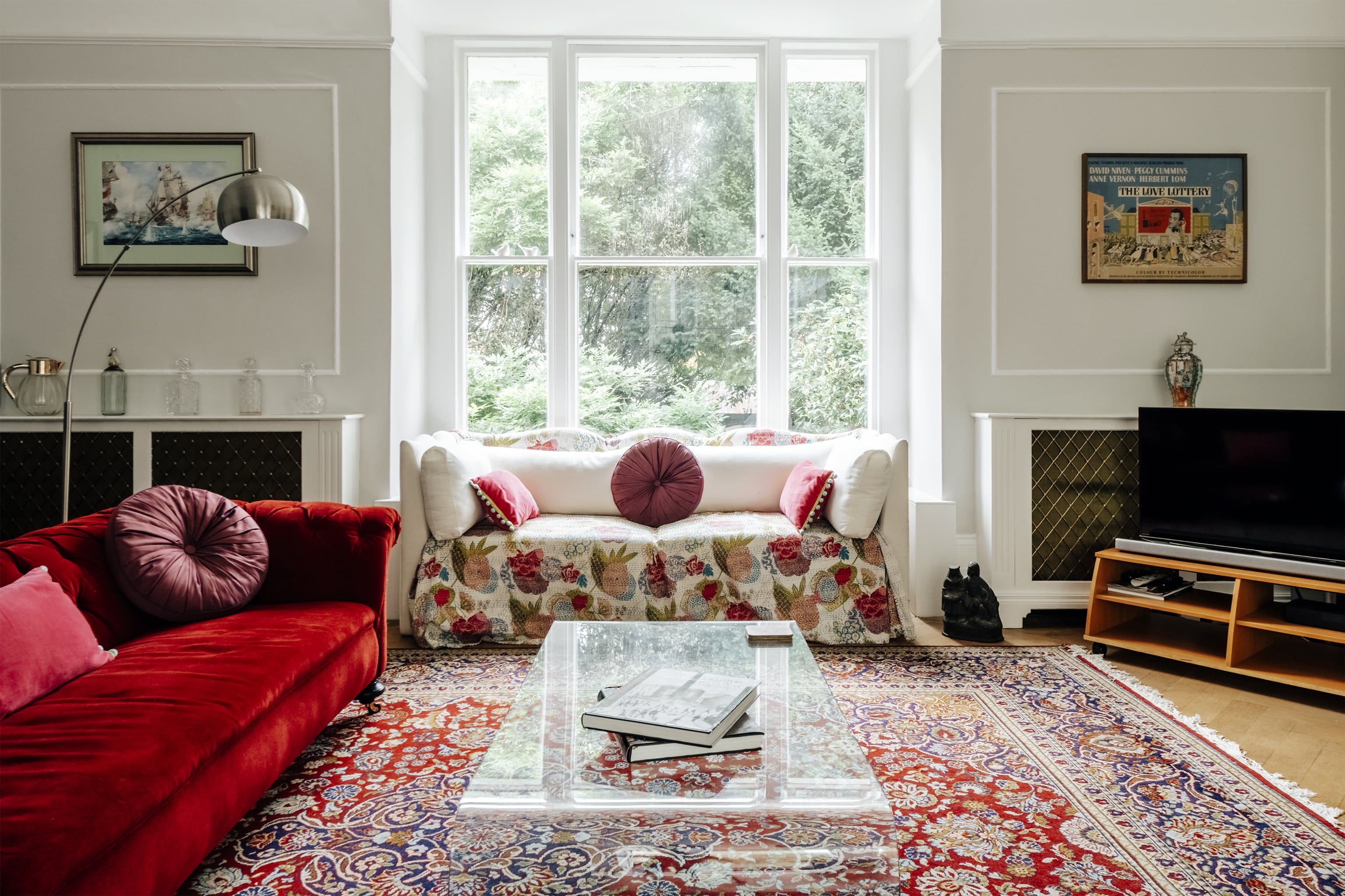 House Egham Hampton: Charming 2-Bedroom Family-Friendly Apartment Rental Hampton with Garden and Parking