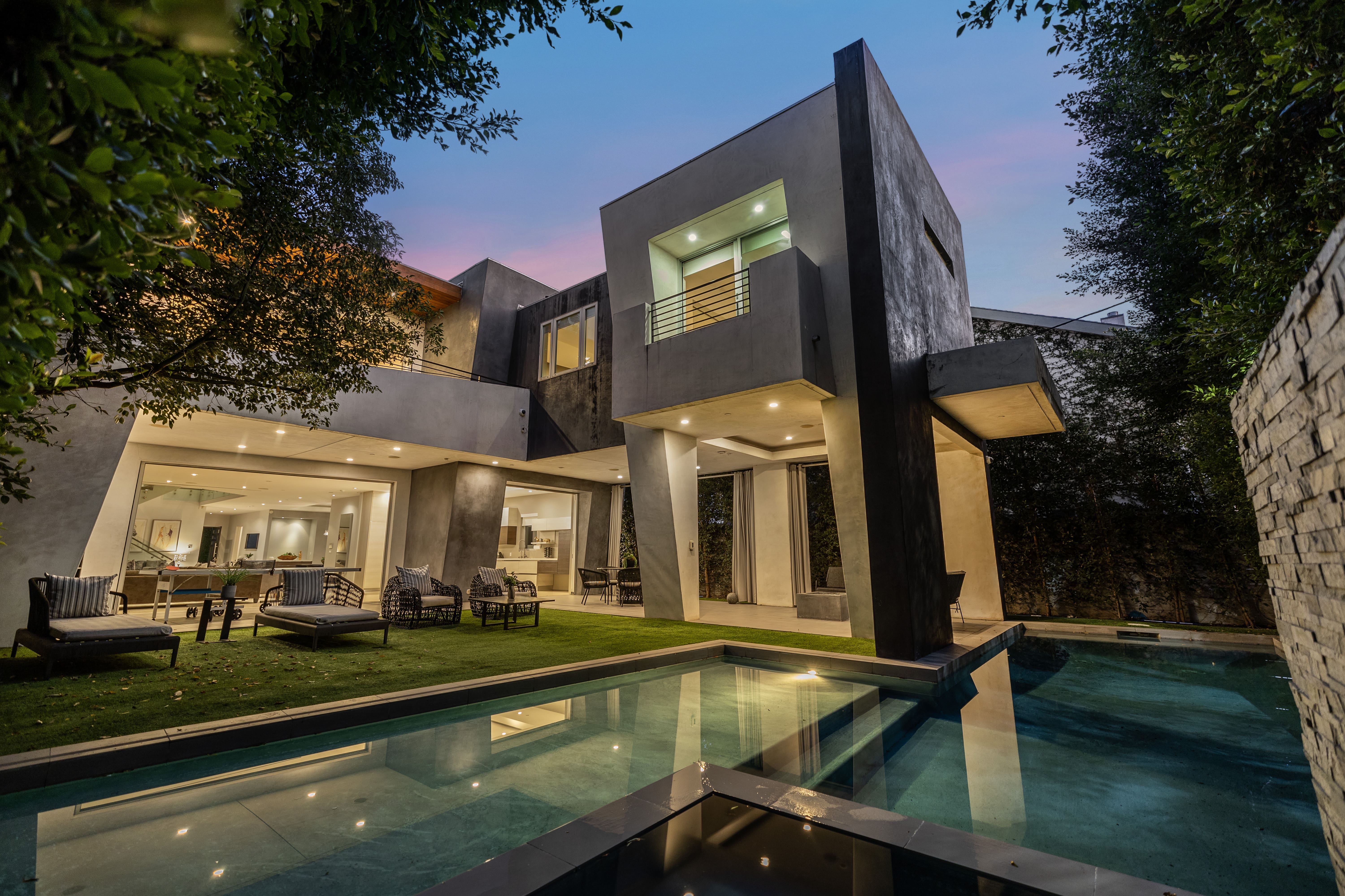 House Elysian Beverly: Luxury 5-Bedroom Apartment with Seaview and Pool, Los Angeles