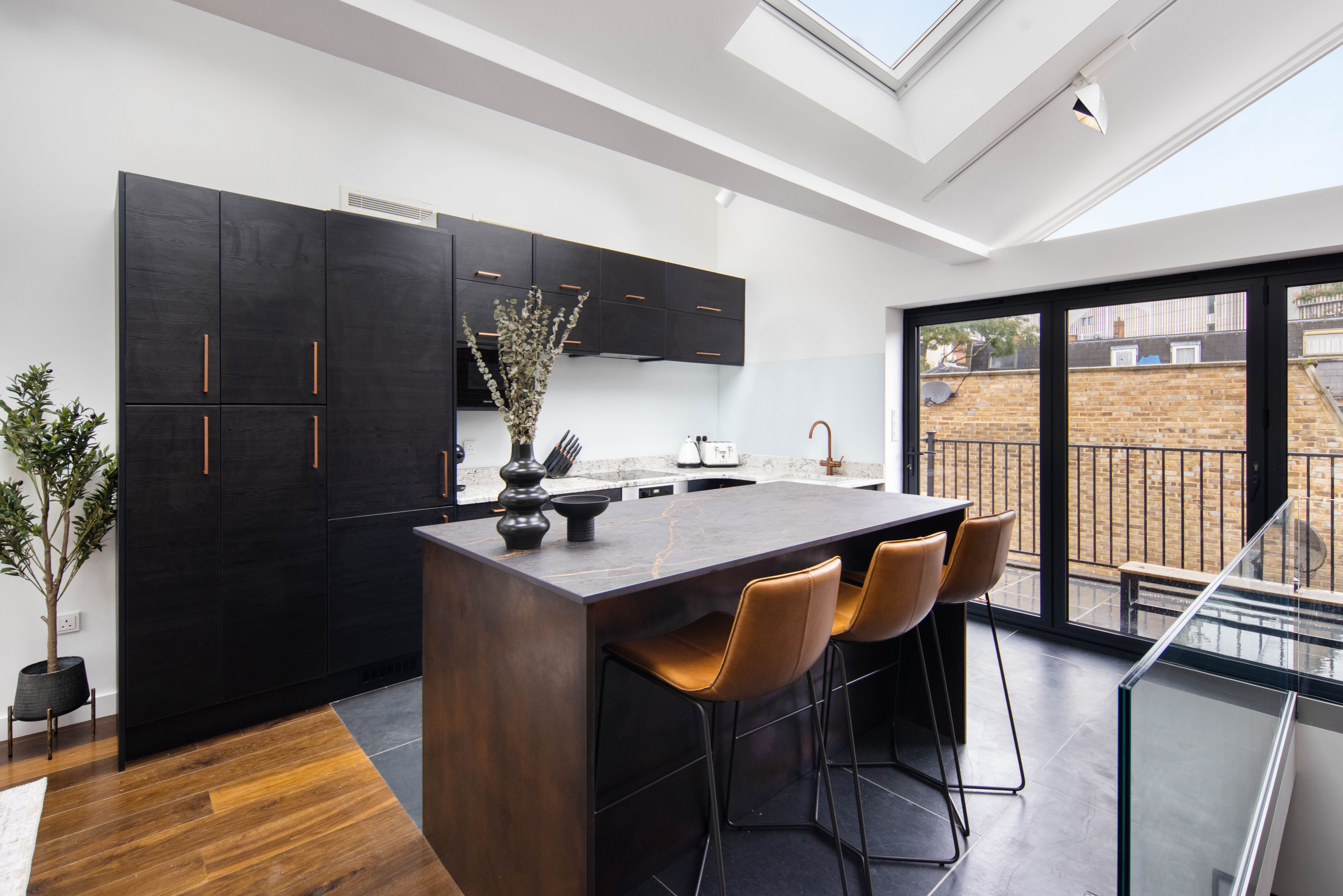 House Euston Charm: Elegant 4-Bedroom Townhouse, Perfect for Families, Euston