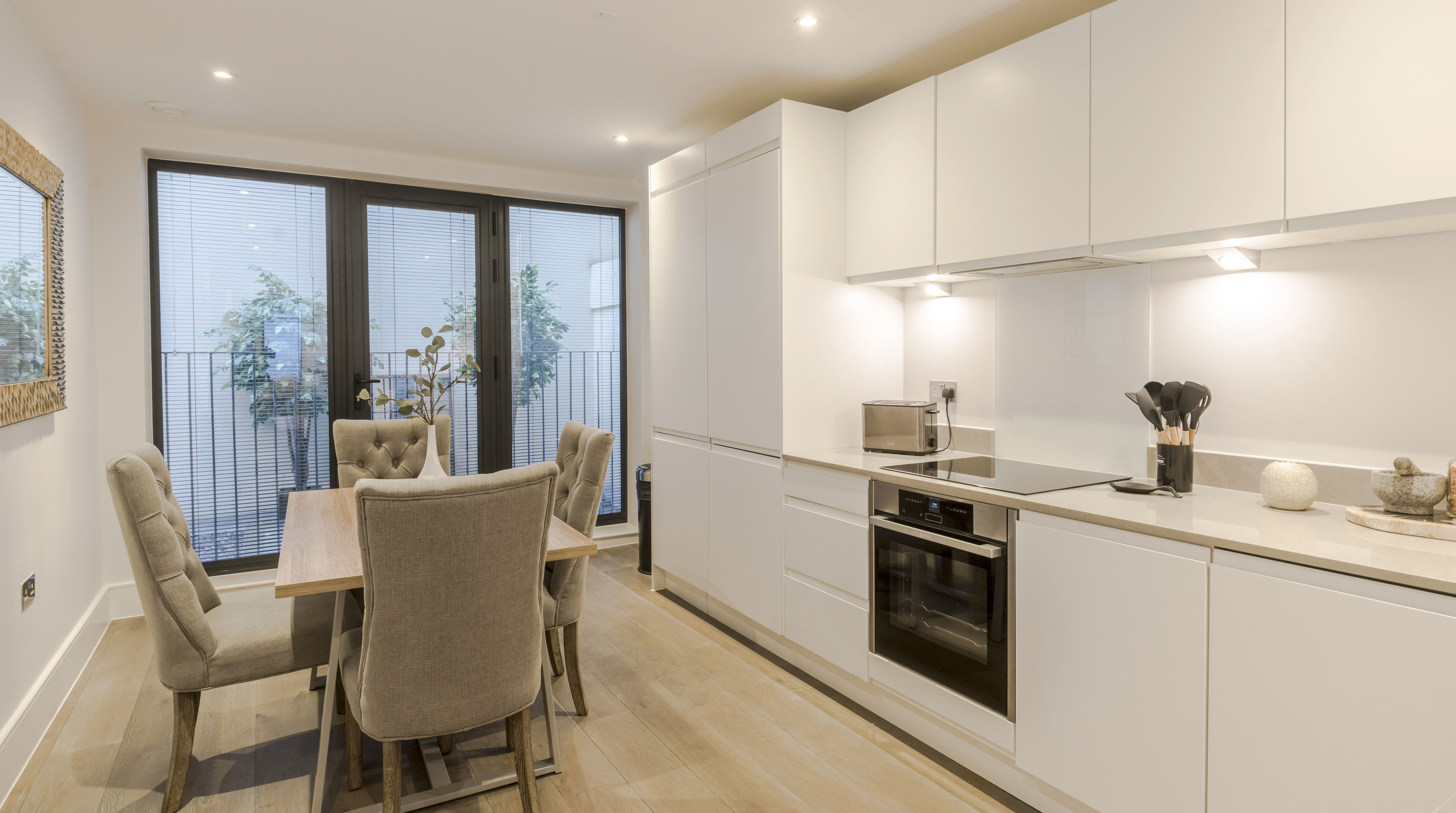 House Farringdon Holborn Holborn: Luxury 3-Bedroom Apartment for Families, Holborn