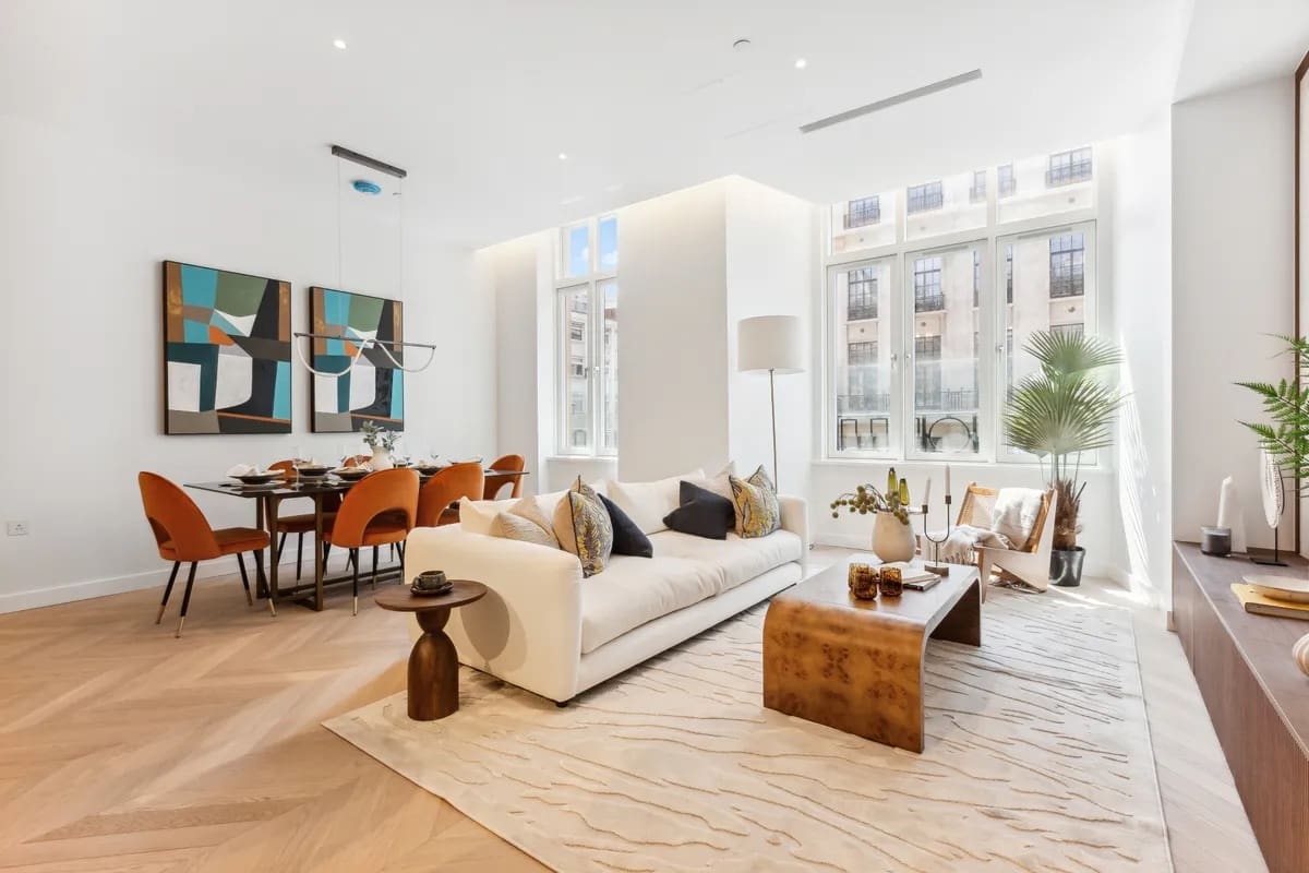 House Fitzrovia Blooms: Elegant 2-Bedroom Apartment for Families, Fitzrovia