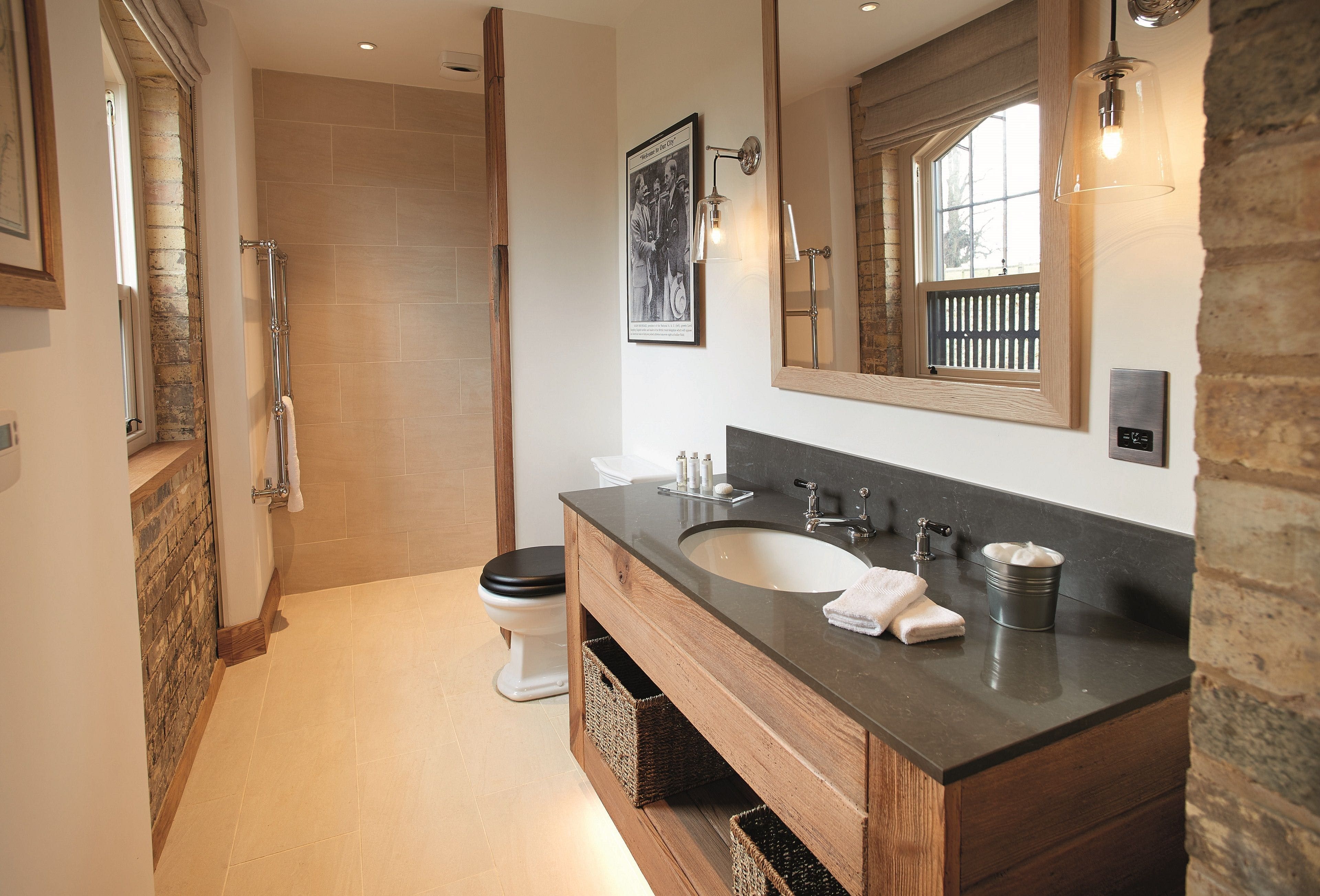 House Fotheringhay Peterborough: Luxury 10-Bedroom Apartment for Families and Groups, City of Peterborough