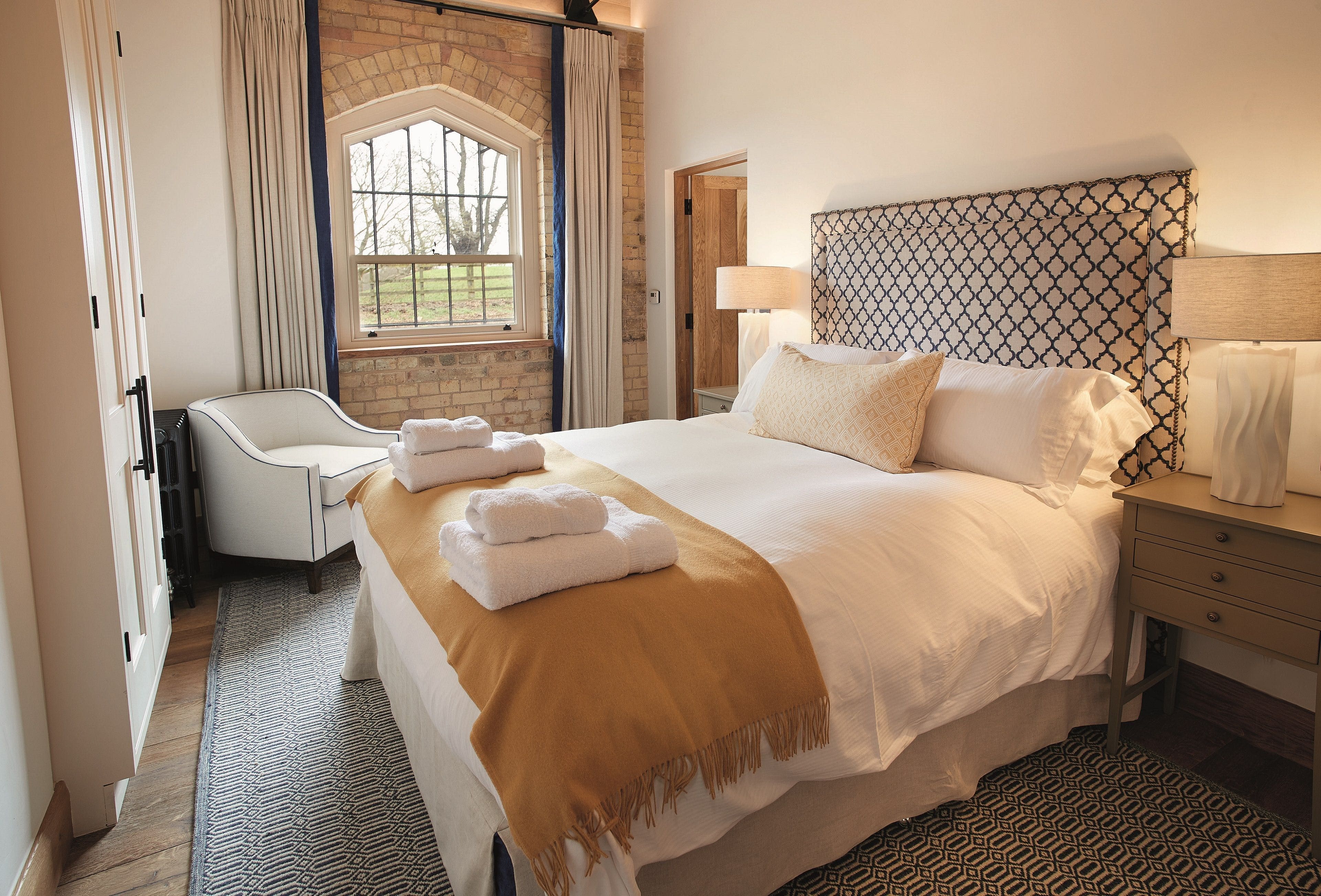 House Fotheringhay Peterborough: Luxury 10-Bedroom Apartment for Families and Groups, City of Peterborough